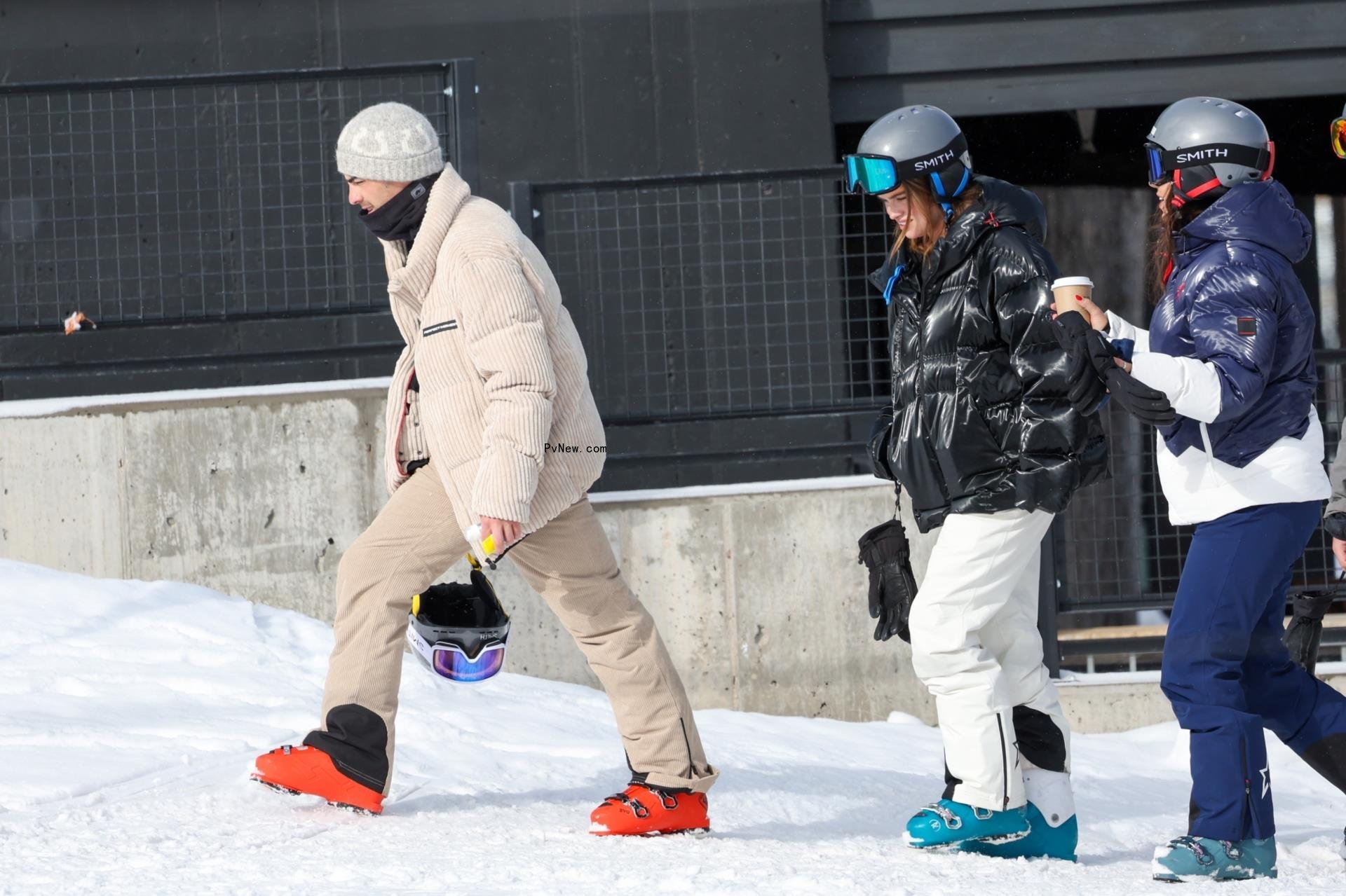 Joe Jo<i></i>nas and Stormi Bree
