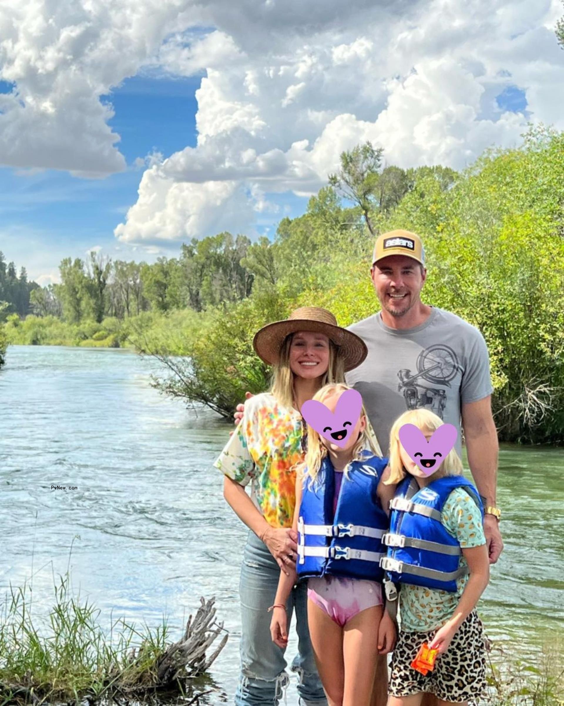 Kristen Bell, Dax Shepard and daughters