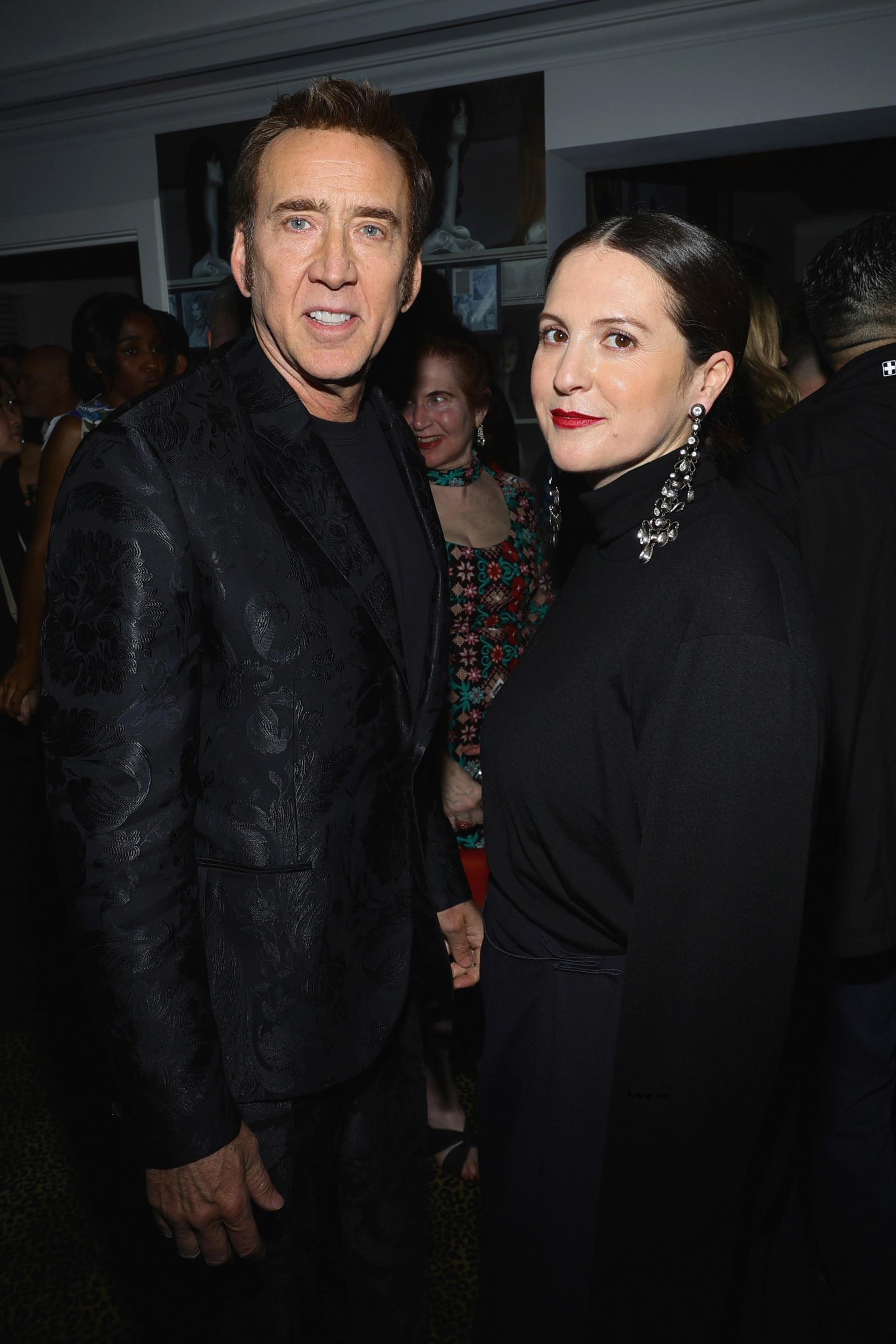 Nic Cage, Sara Moo<i></i>nves 