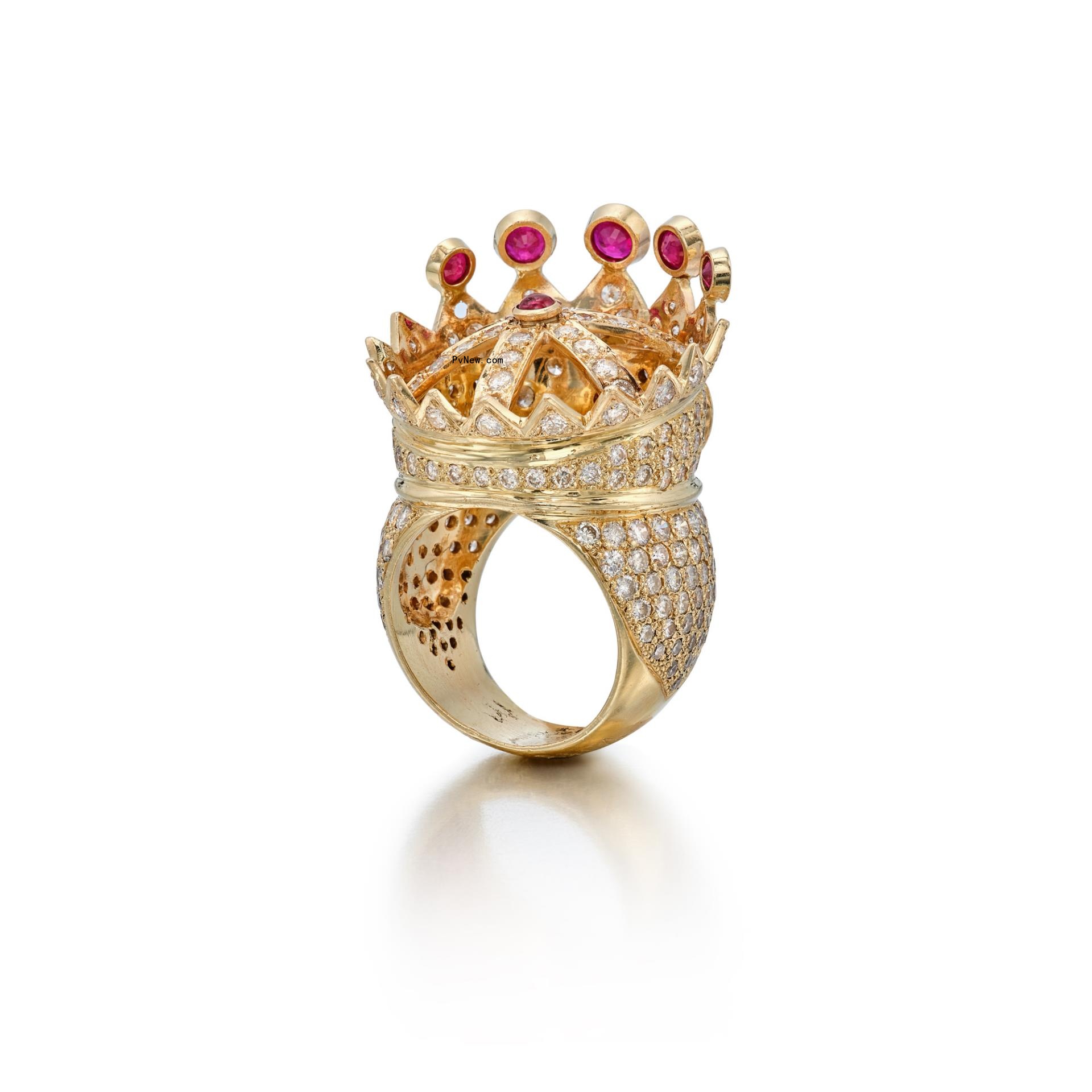 Tupac Shakur's crown ring