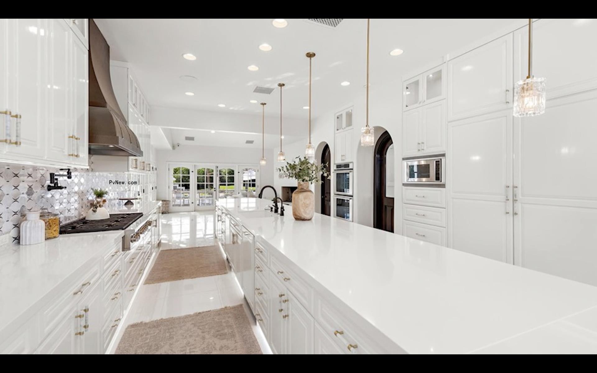 80800 Vista Bo<i></i>nita Trail, La Quinta, Calif. kitchen