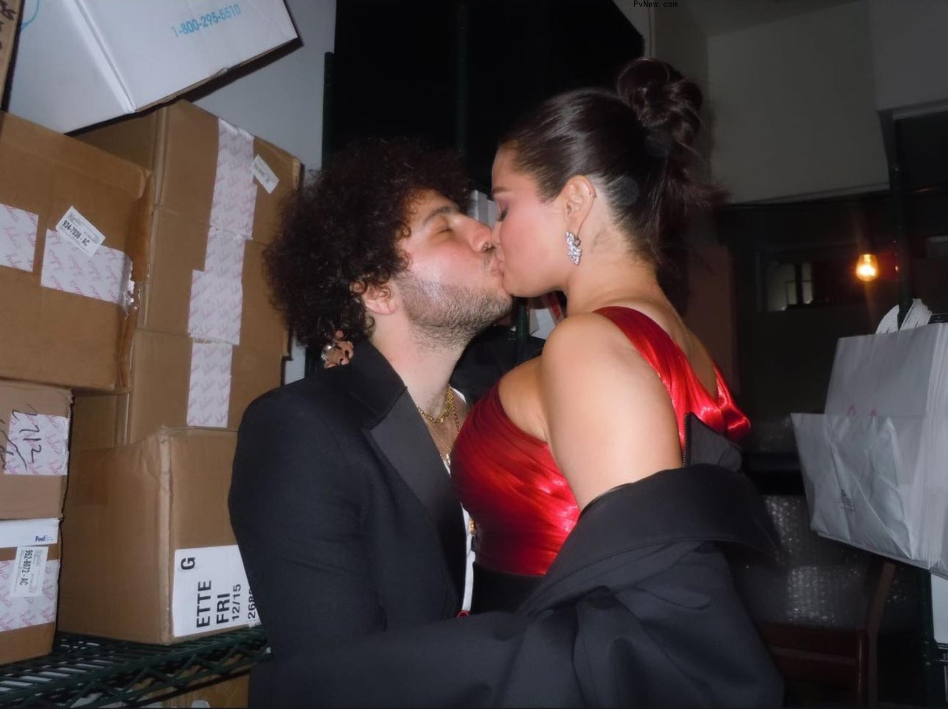 Benny Blanco and Selena Gomez kissing