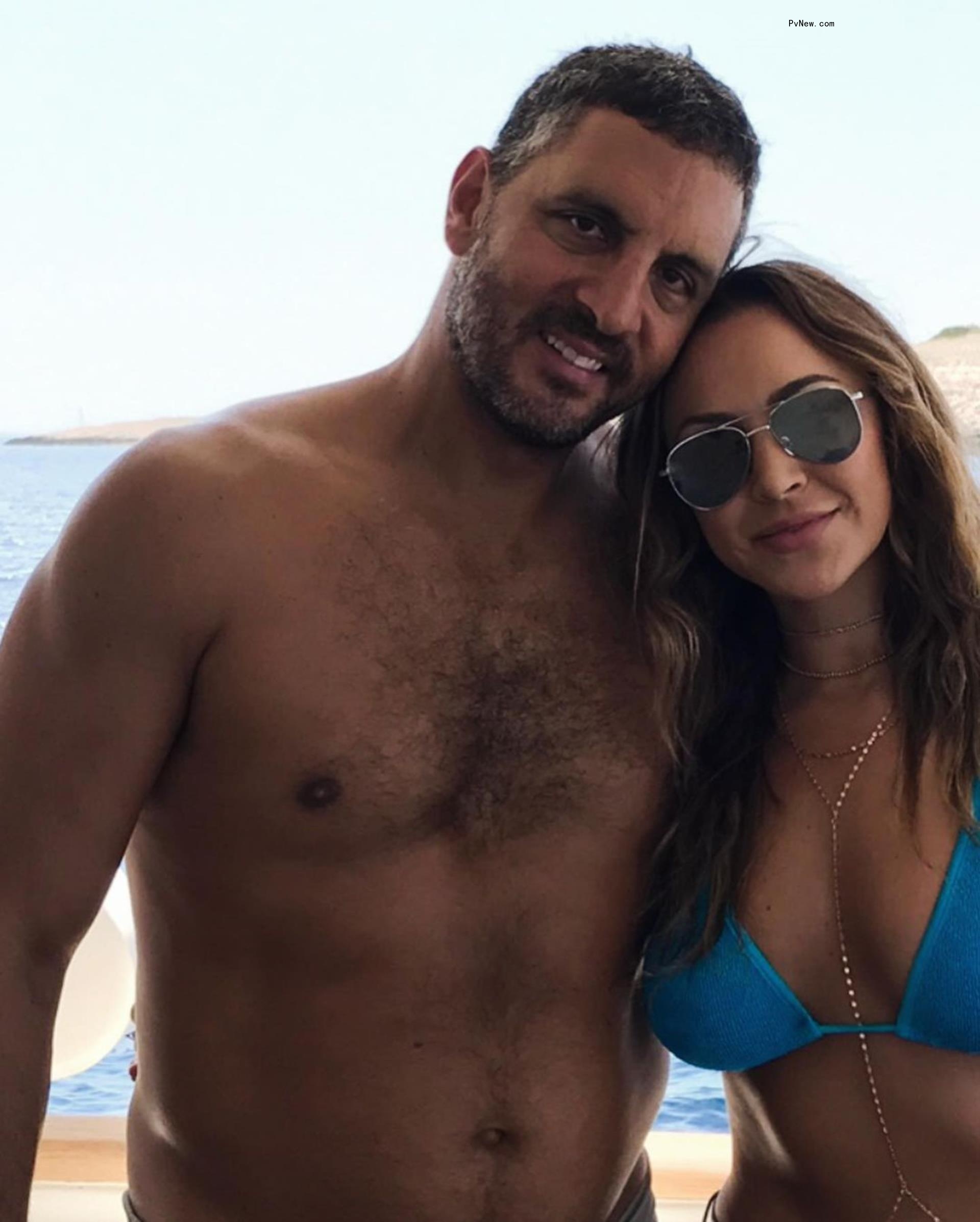 Kyle Richards and Mauricio Umansky at the beach.