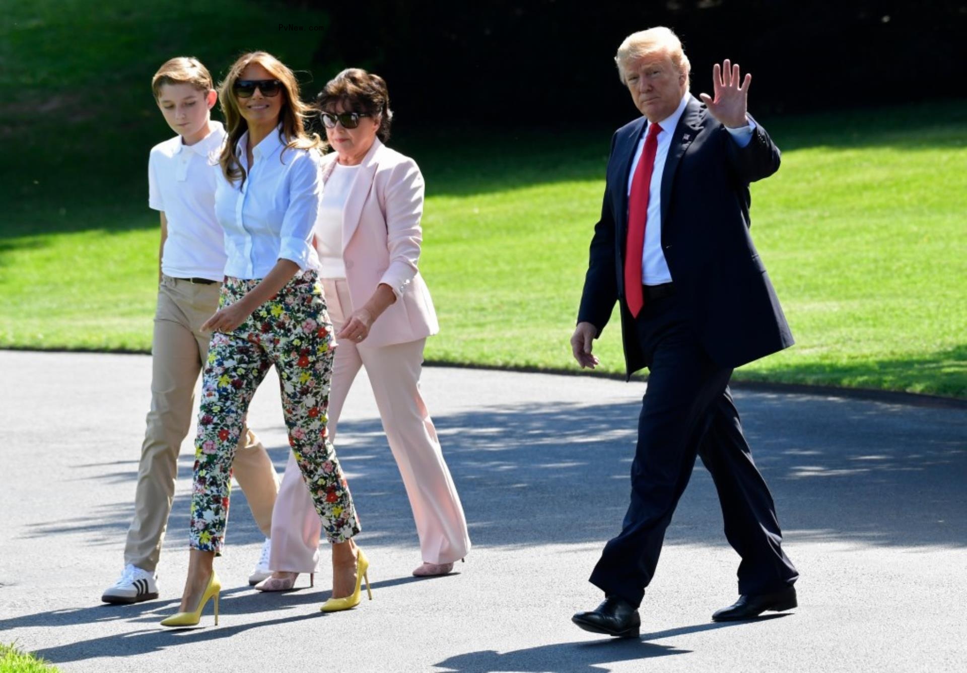 Do<i></i>nald and Melania Trump with Amalija Knavs.