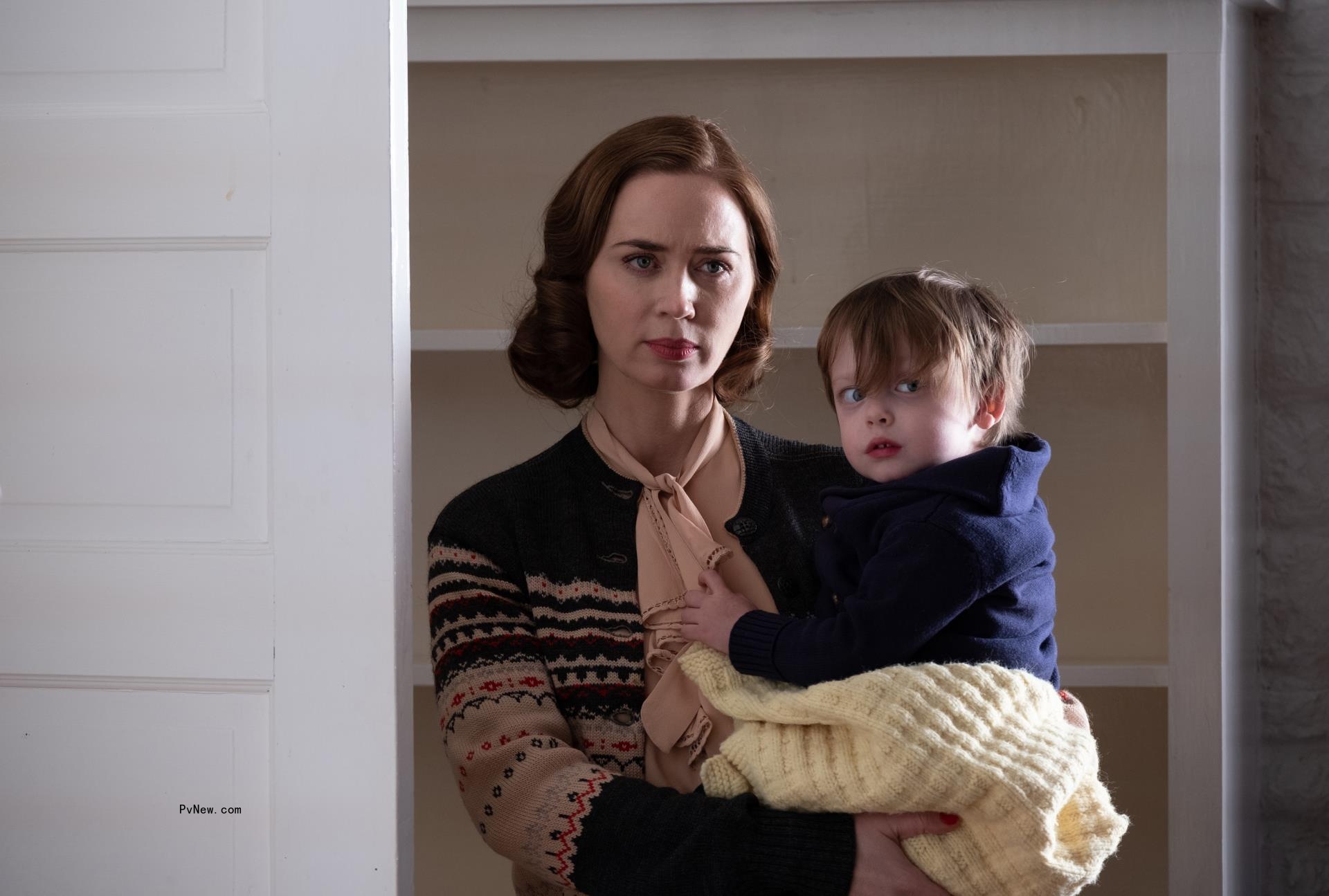 How Emily Blunt and ‘Oppenheimer’ Artisans Show Kitty’s Downward Spiral Through Hair, Makeup and Music