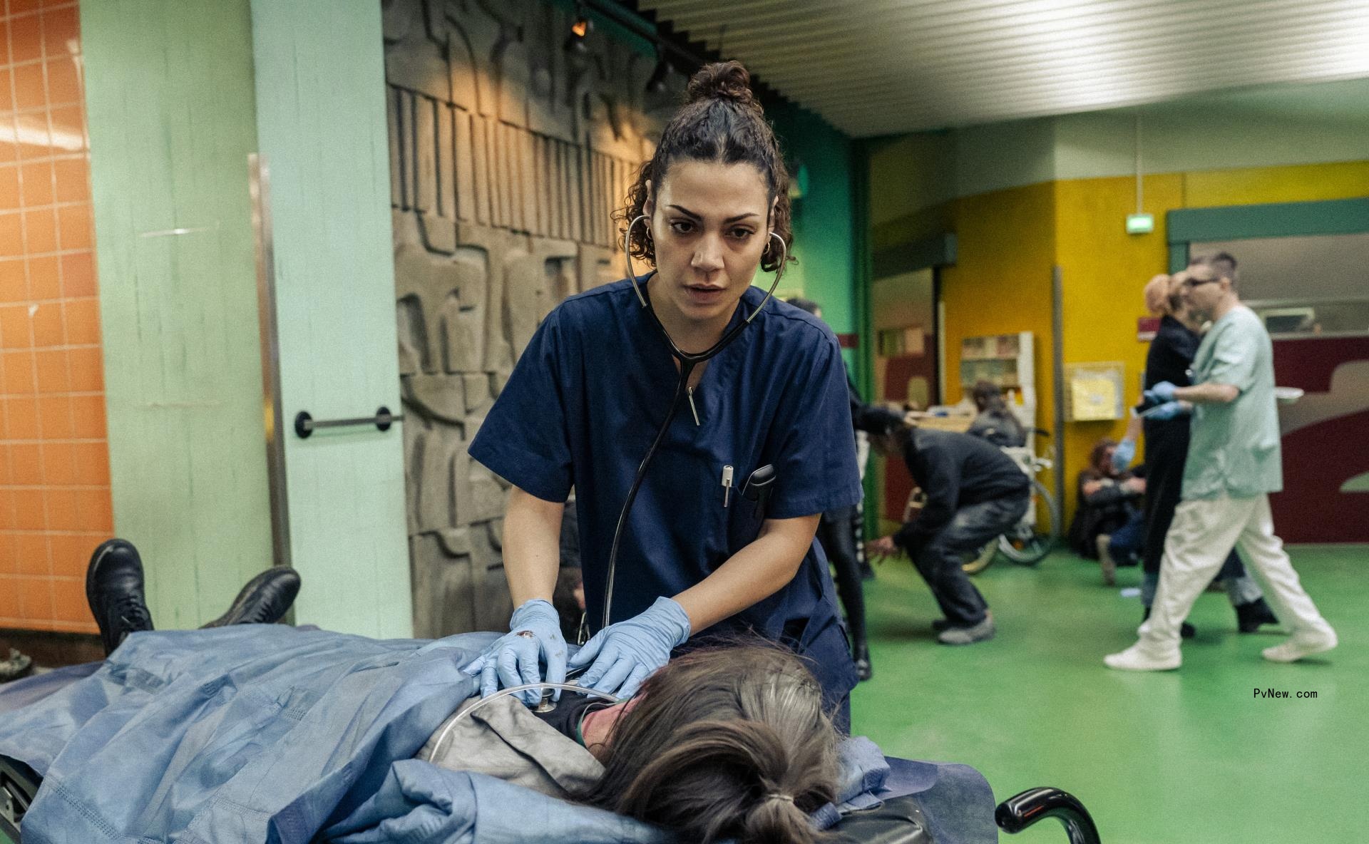 Showcasing Stress-Filled Reality of Emergency Medicine, Gritty Hospital Drama ‘KRANK Berlin’ Strives for Authenticity