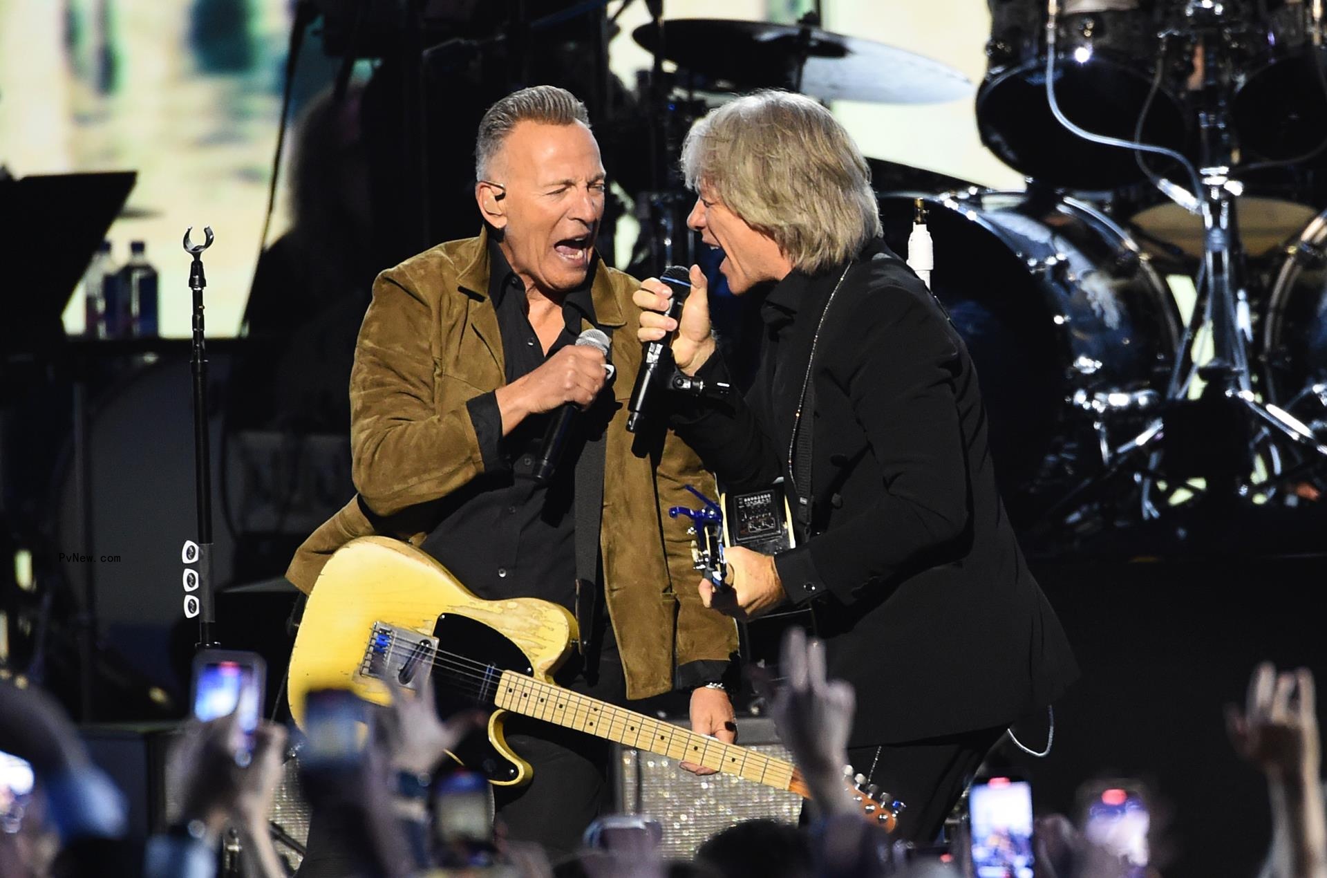 Jon Bon Jovi Duets With Bruce Springsteen at All-Star MusiCares Salute: Who Says You Can’t Go Home to the Promised Land?