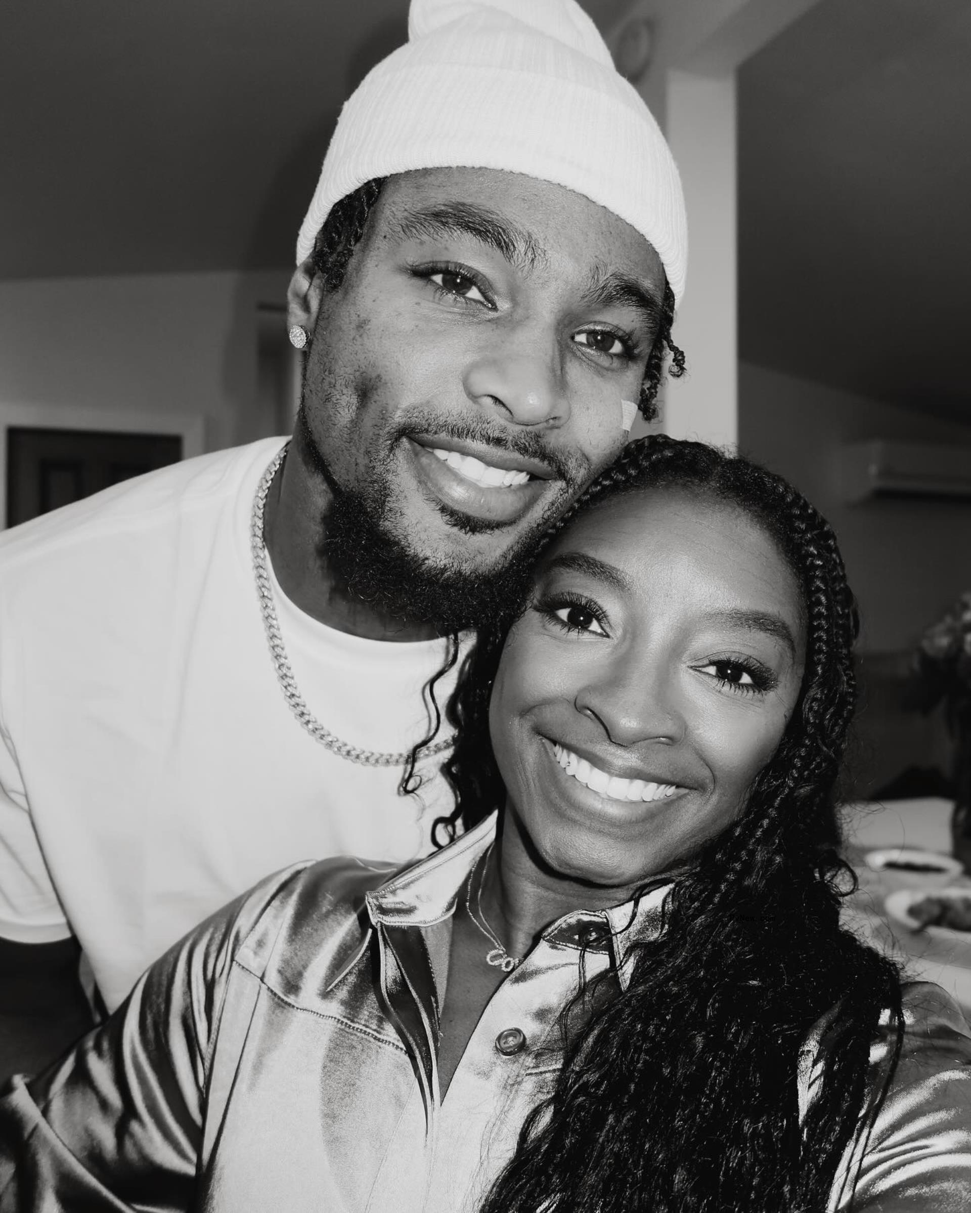 Simone Biles and Jo<i></i>nathan Owens 