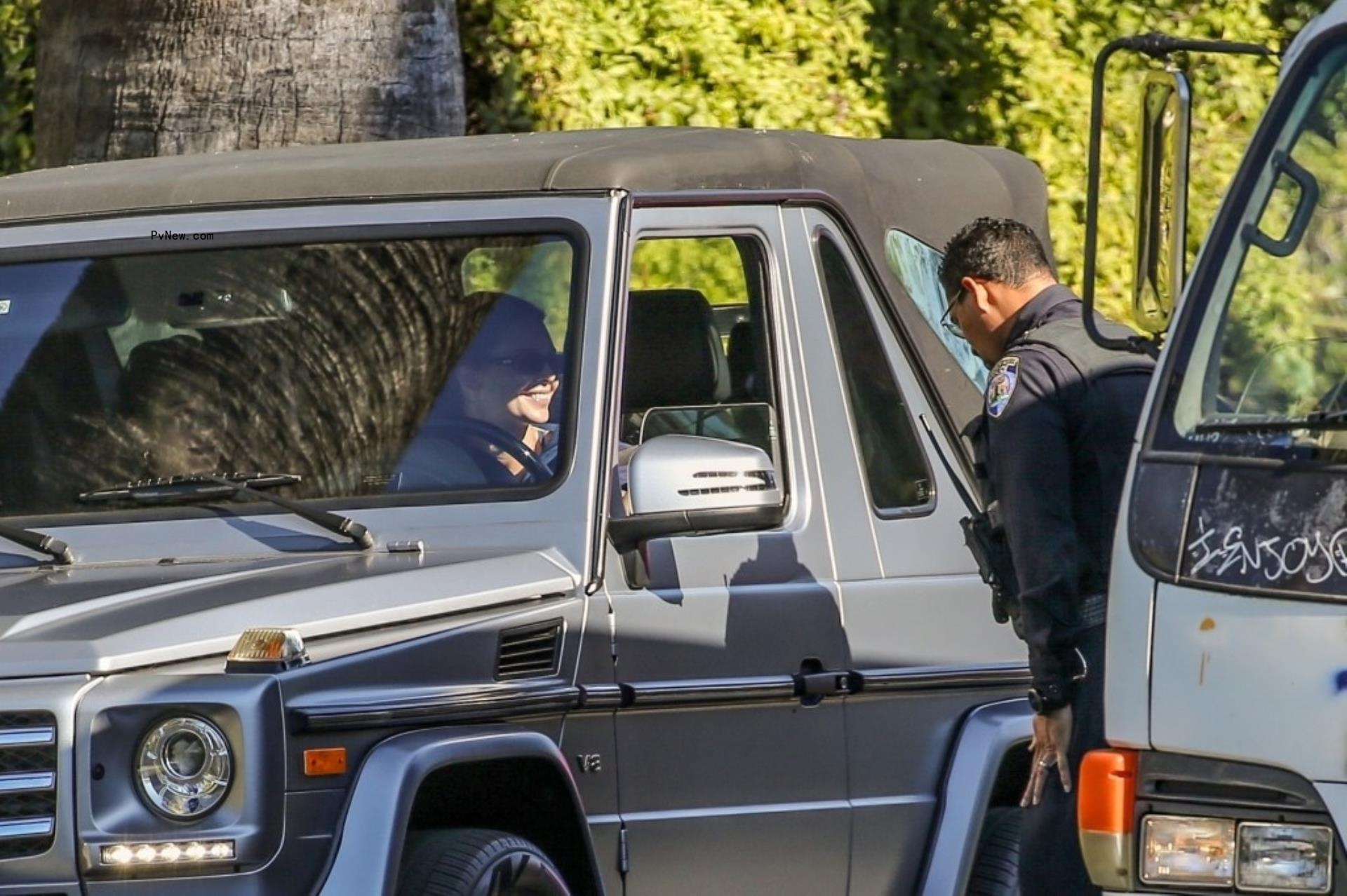 Kendall Jenner and Hailey Bieber being pulled over. 