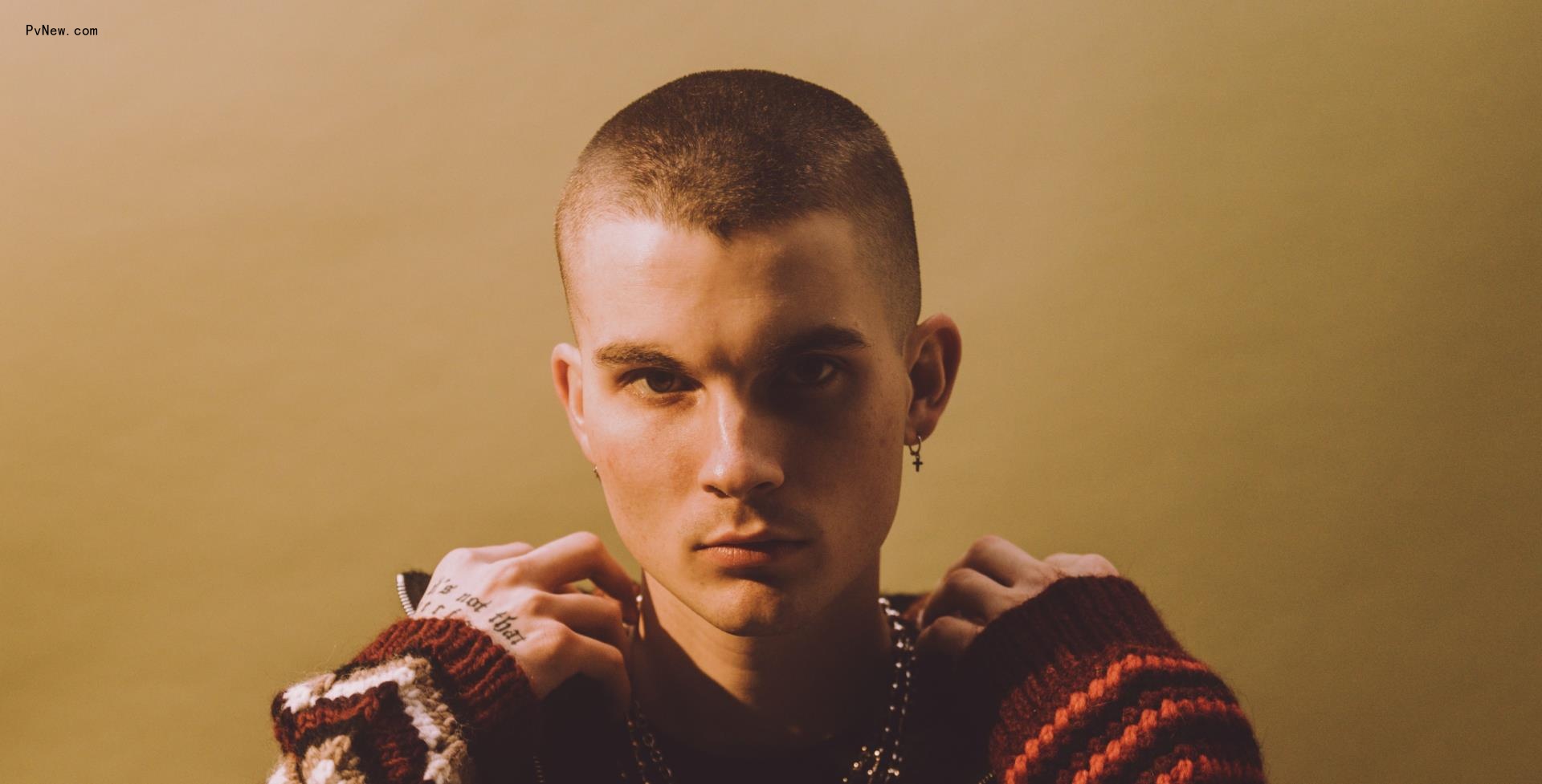 After Viral Cover of Billie Eilish’s ‘Happier Than Ever,’ Warner Records Signs R&B Breakout ASTN