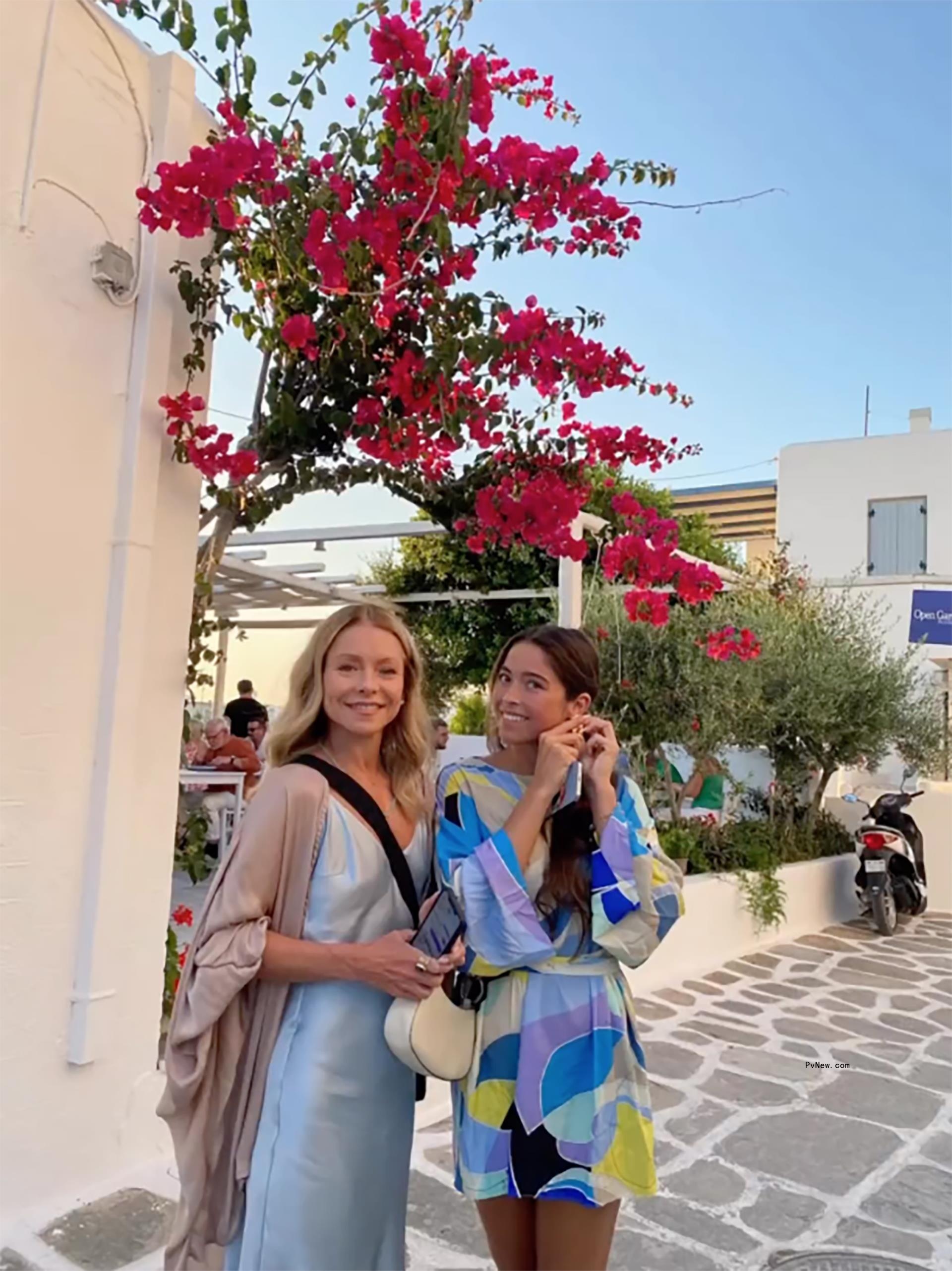 Kelly Ripa and daughter Lola