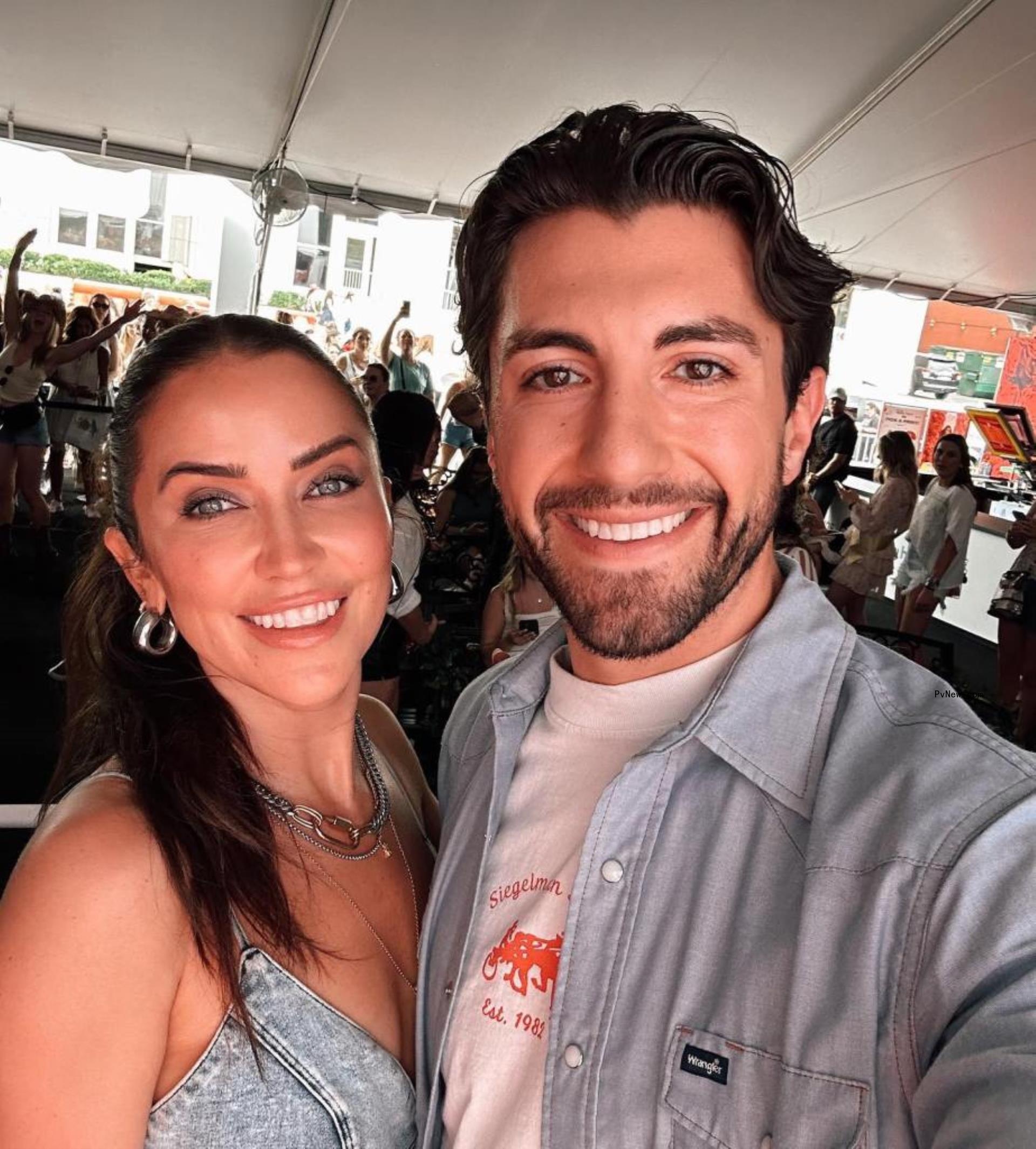 A selfie of Kaitlyn Bristowe and Jason Tartick at an event.