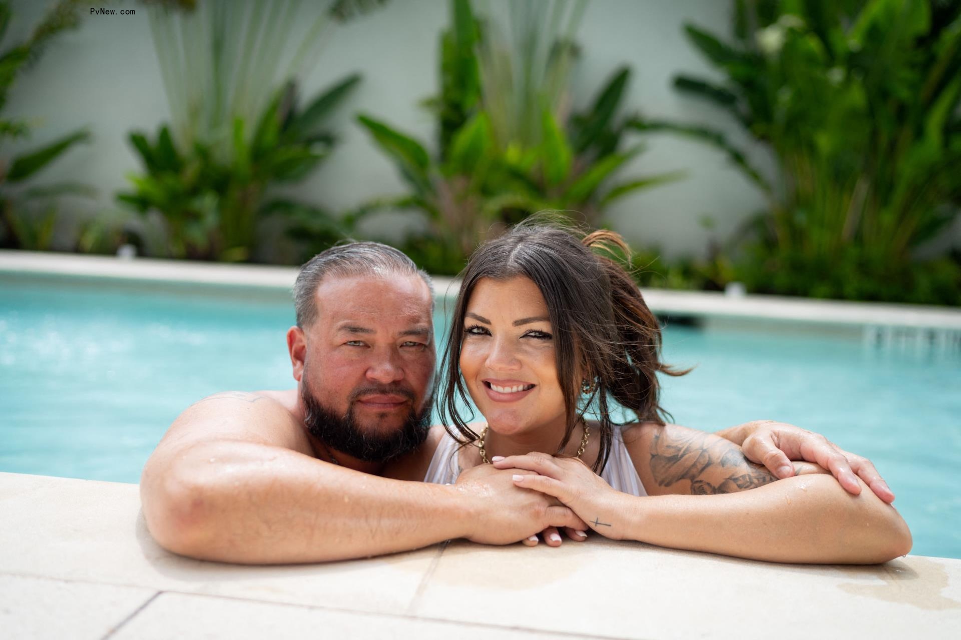 Jon Gosselin and Stephanie Lebo in pool
