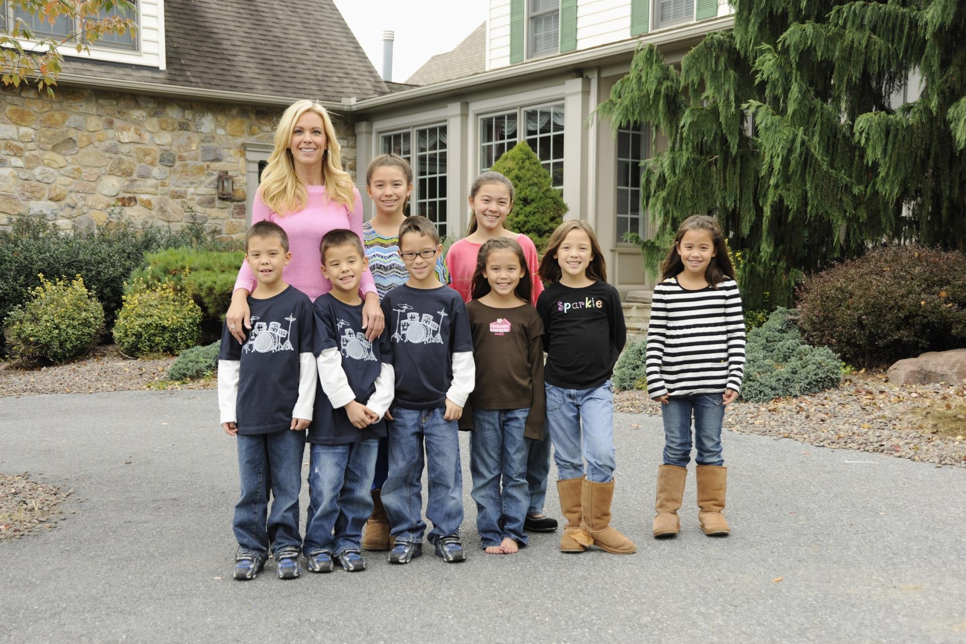 Kate Gosselin with children
