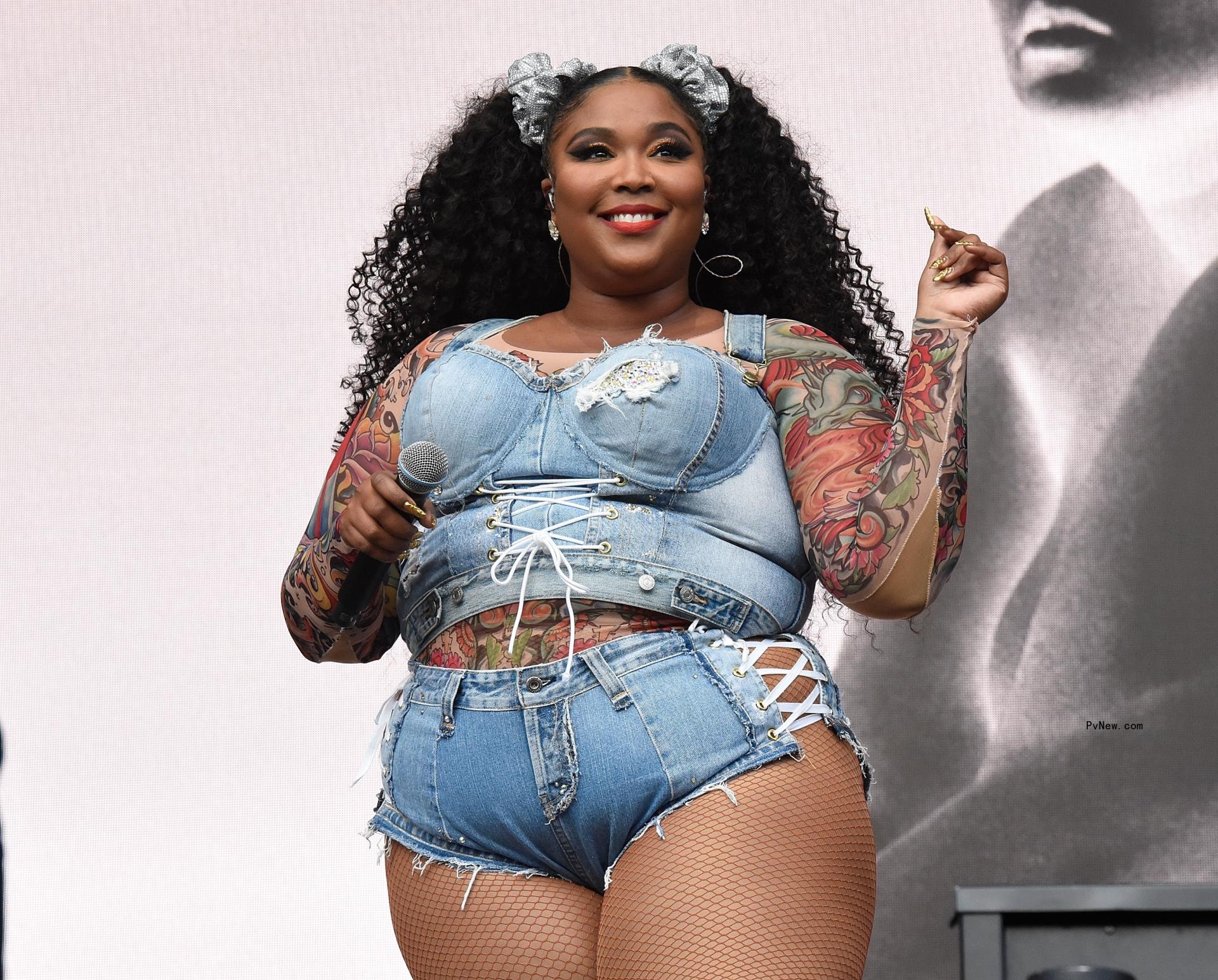 Lizzo in denim.