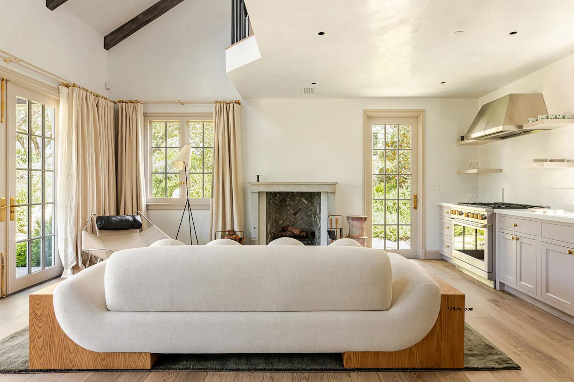 Gwyneth Paltrow in front of her guest house