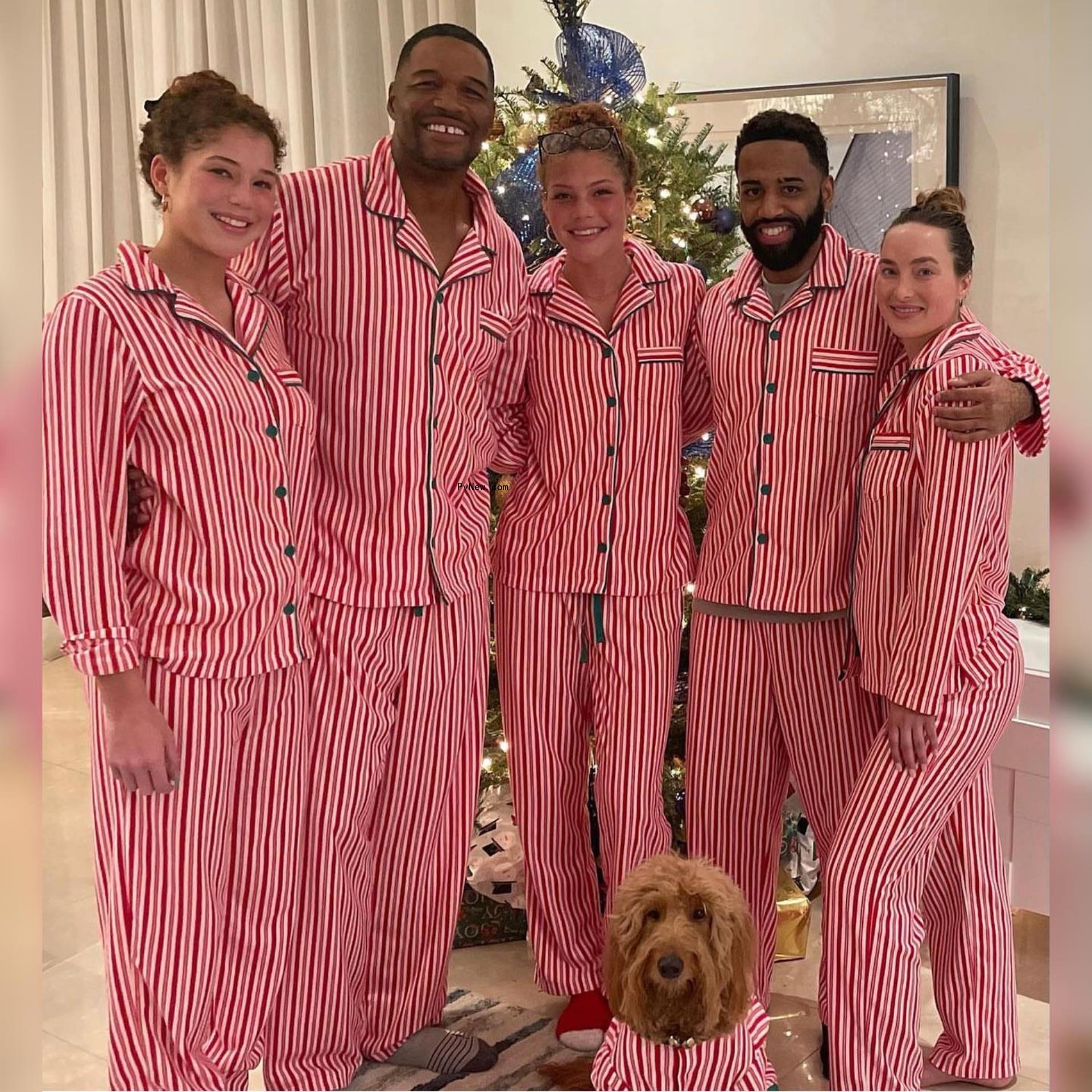 Michael Strahan with his four kids.