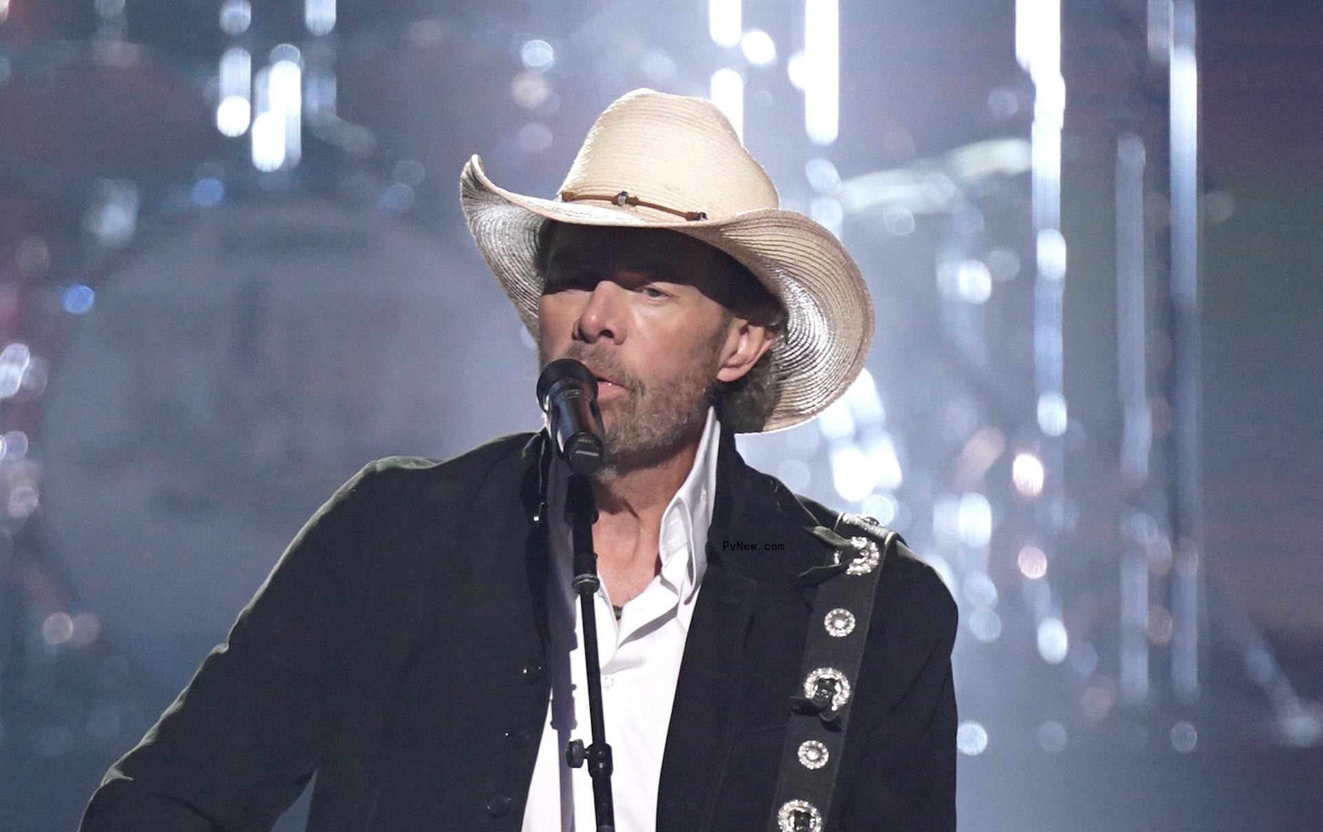 Toby Keith’s Final Concert: Watch the Country Icon Sing His Biggest Hits Two Mo<i></i>nths Before His Death