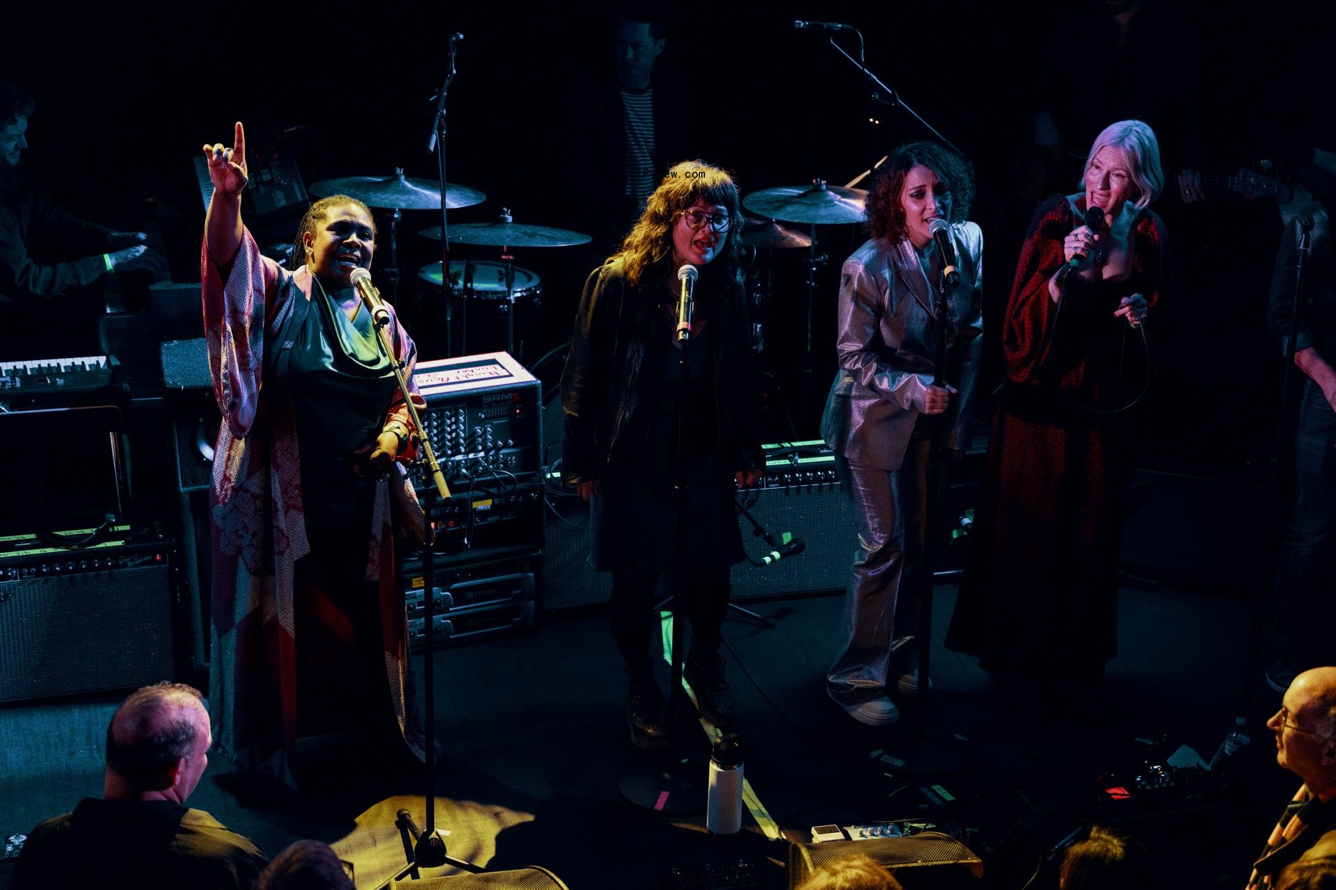 At AmericanaFest’s Paul Simon Tribute, Jackson Browne, Dwight Yoakam, Jason Isbell and Latin American Stars Prove There Are 50 Ways to Hail Your Hero