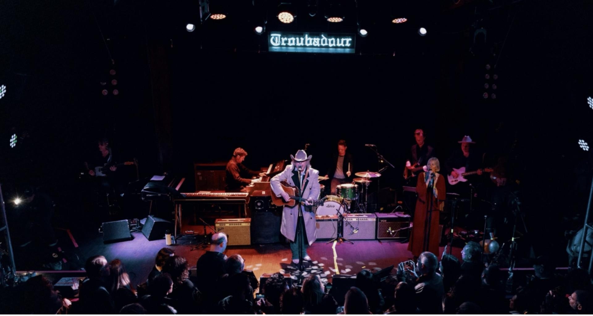 At AmericanaFest’s Paul Simon Tribute, Jackson Browne, Dwight Yoakam, Jason Isbell and Latin American Stars Prove There Are 50 Ways to Hail Your Hero