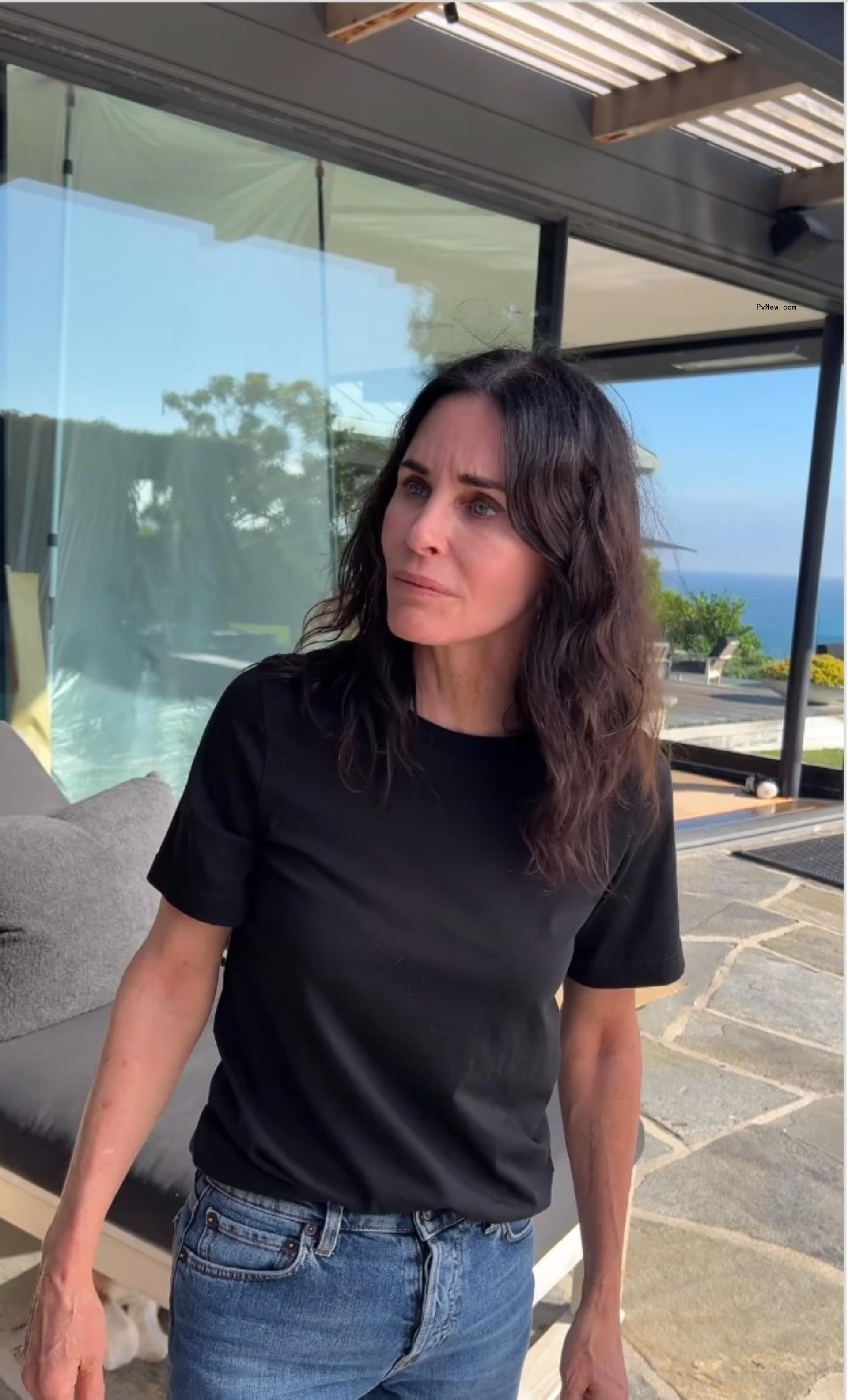 Courteney Cox makes fun of her 'Scream' bangs in Instagram video