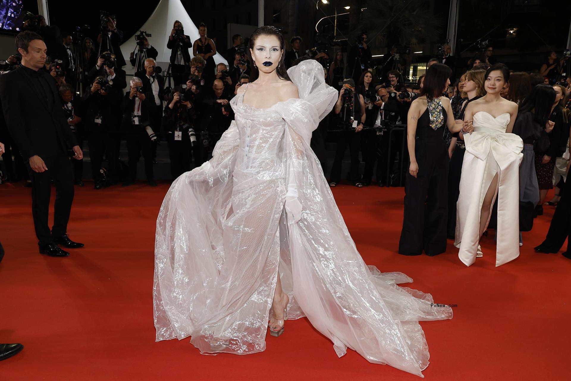 Julia Fox on the red carpet