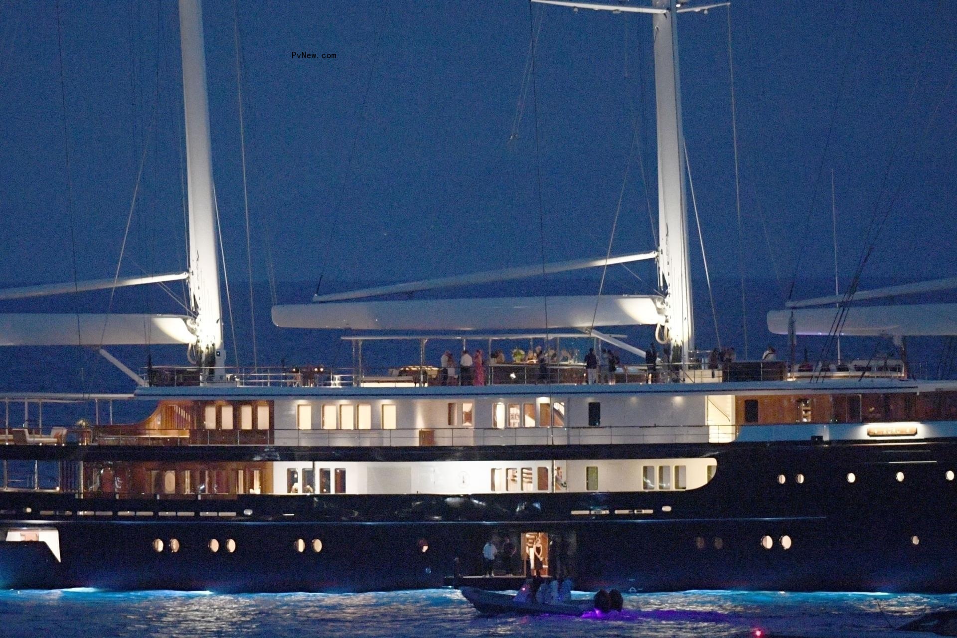 Jeff Bezos's yacht.