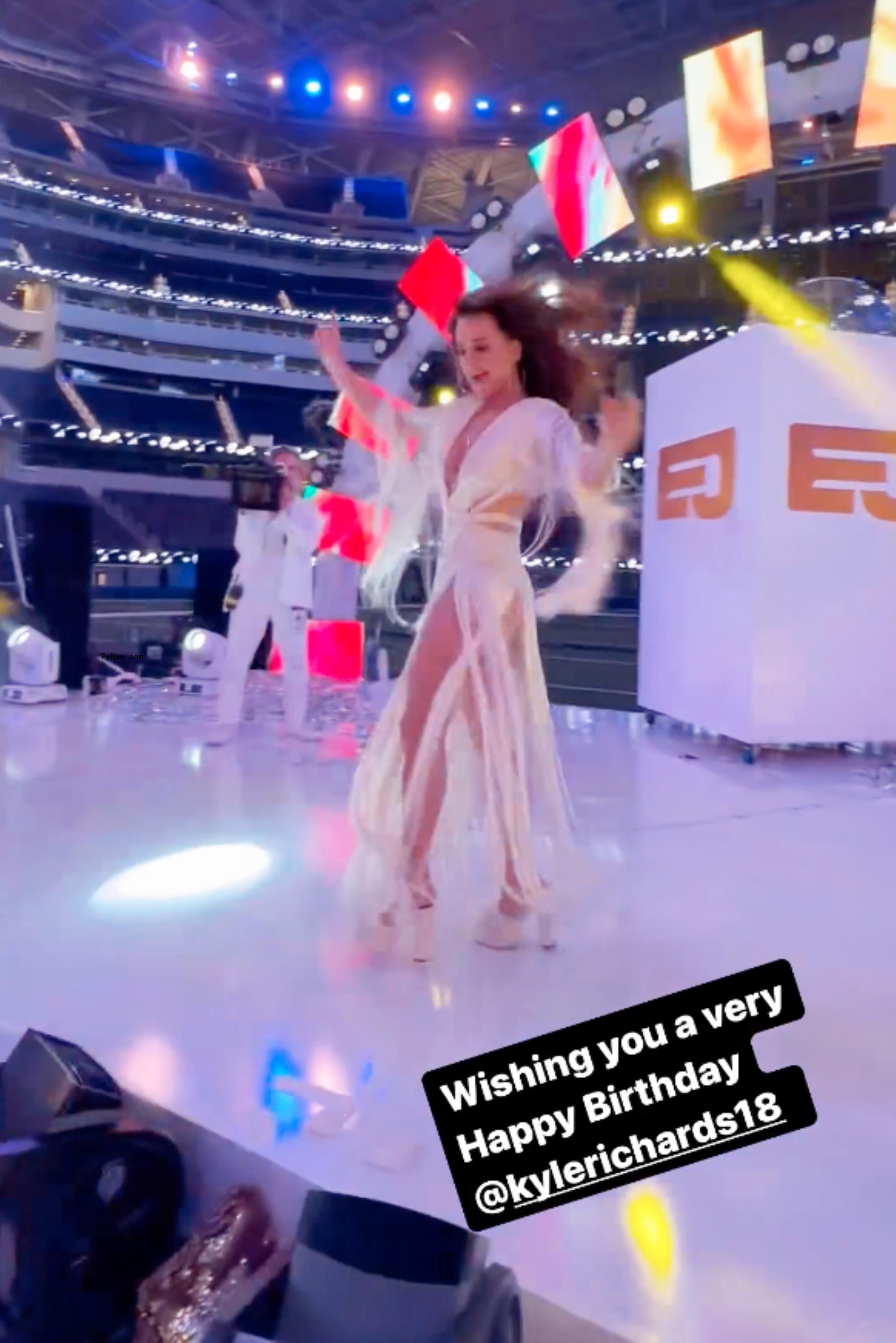 Kyle Richards dancing.
