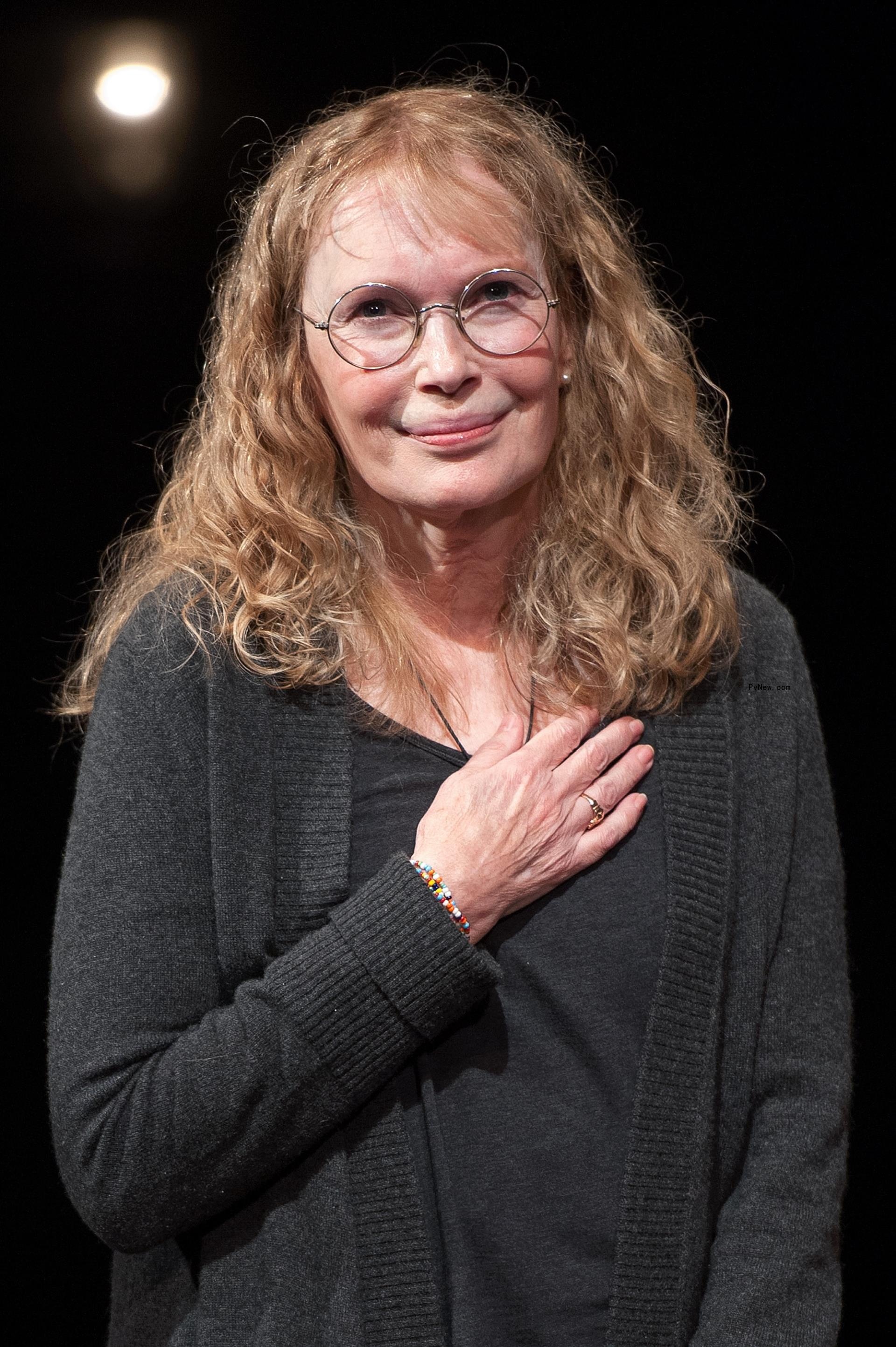 Mia Farrow.