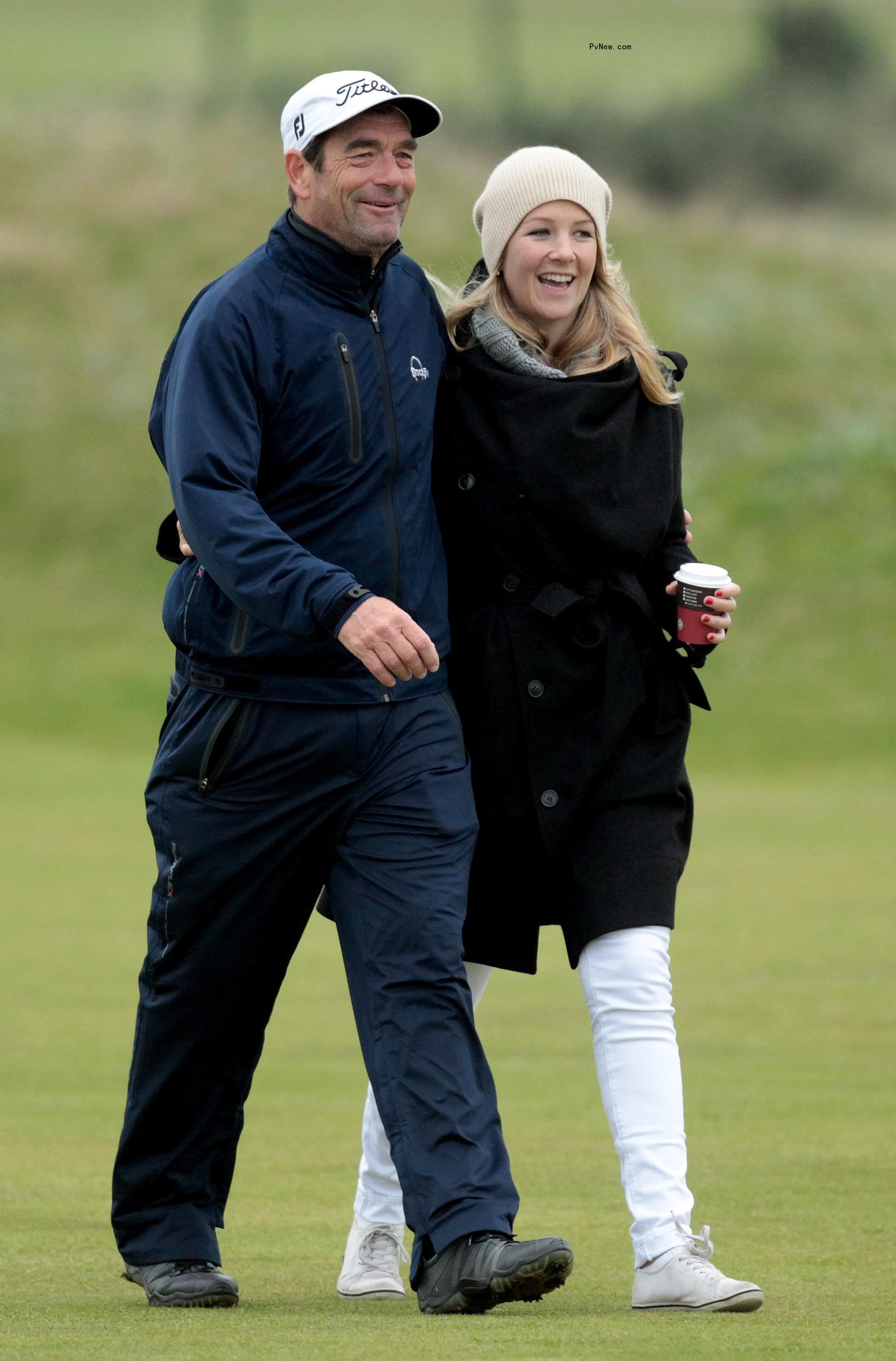 Huey Lewis with his daughter, Kelly in 2010.