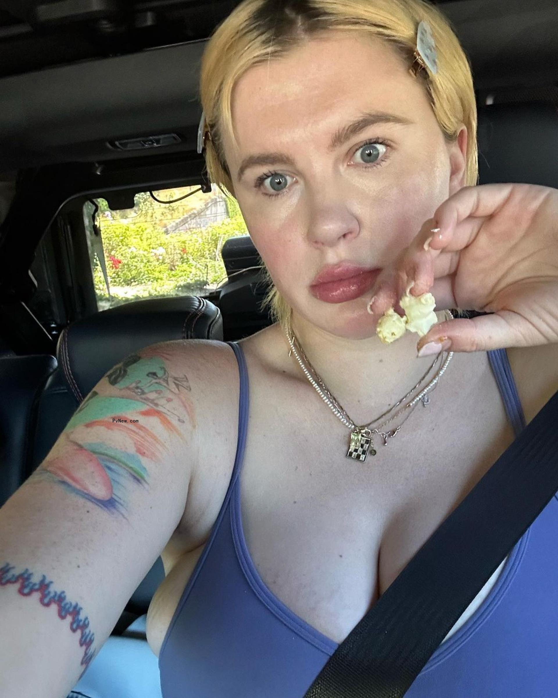 Ireland Baldwin in the car.