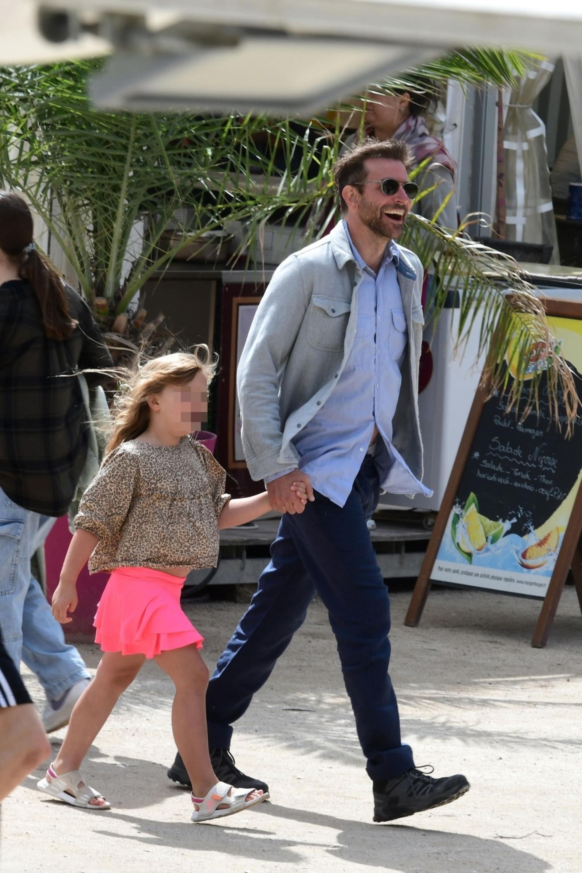 Bradley Cooper at fair with daughter