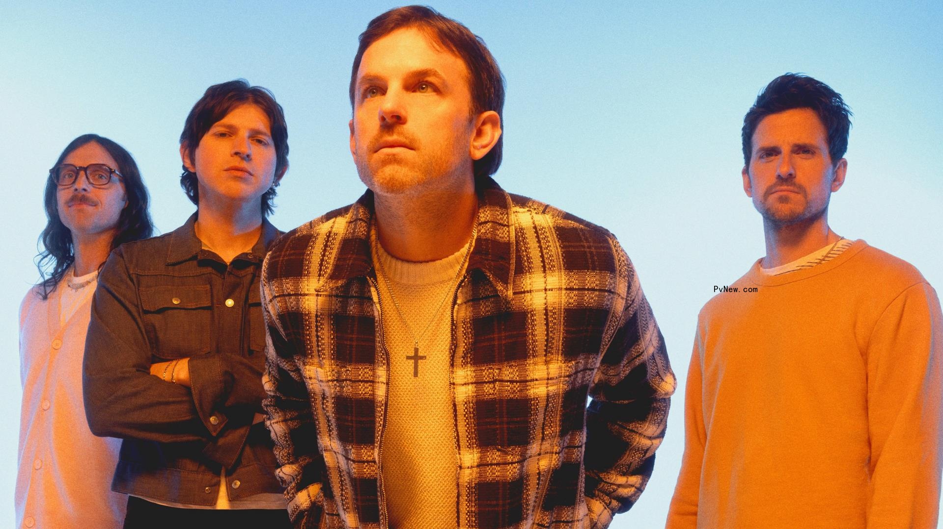Kings of Leon Sign With Capitol Records, Announce New Album and Tour