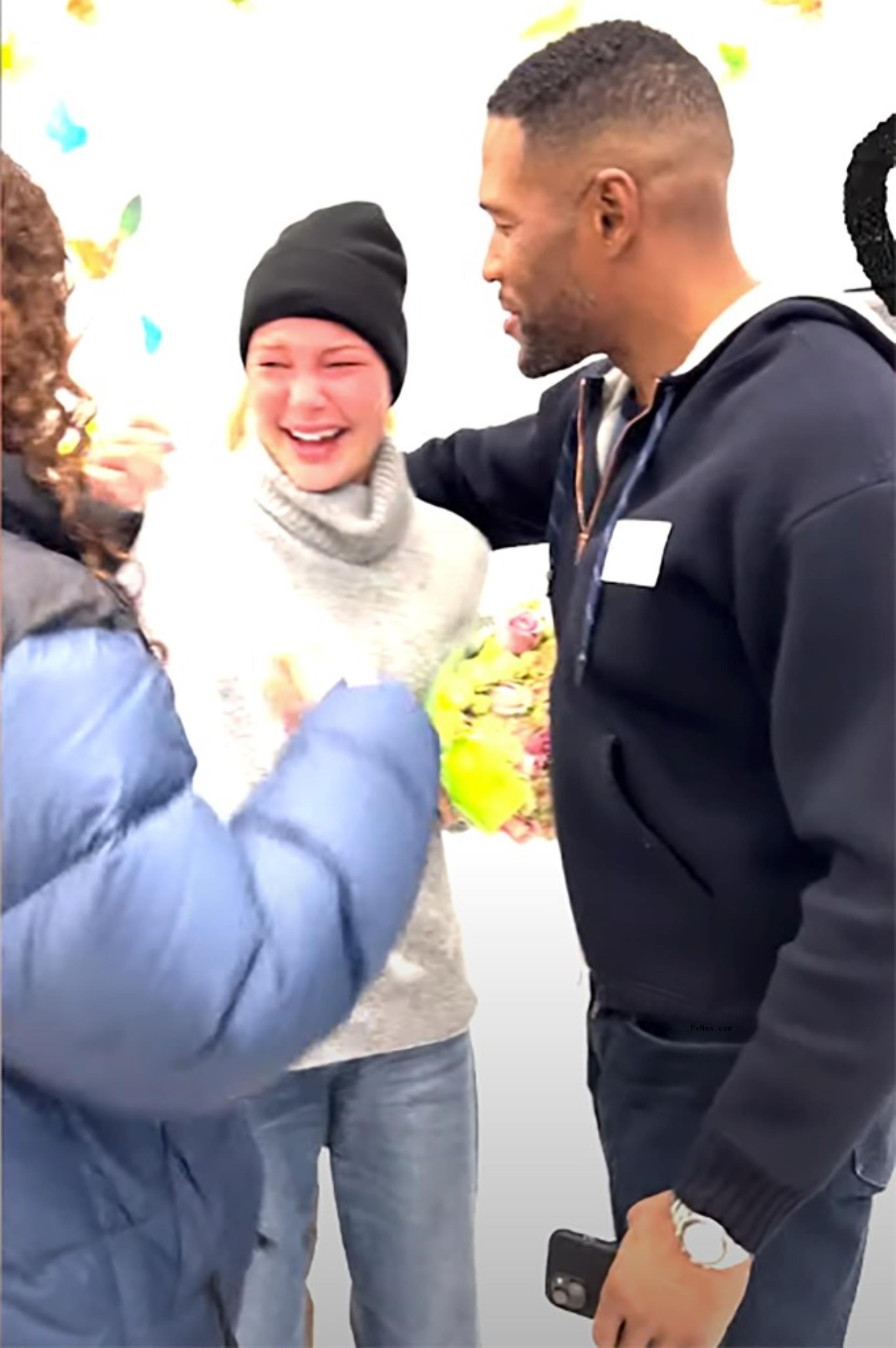 michael strahan hugging his daughter isabella