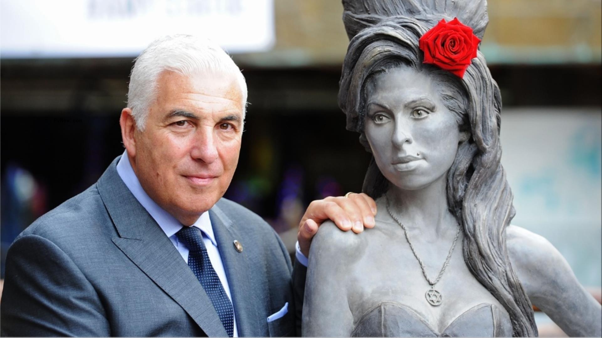 Amy Winehouse Statue Palestinian Flag Sticker Incident Being Investigated by Lo<i></i>ndon Police