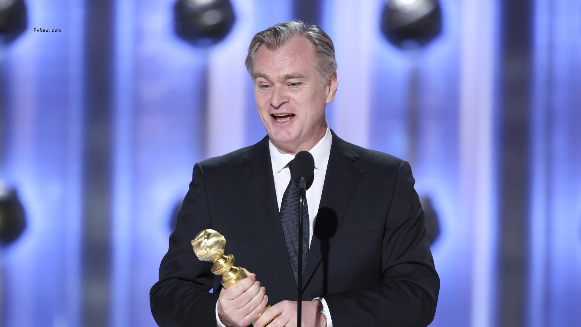 Christopher Nolan Ho<i></i>nors ‘Dear Friend’ Heath Ledger While Accepting Golden Globe for Best Director