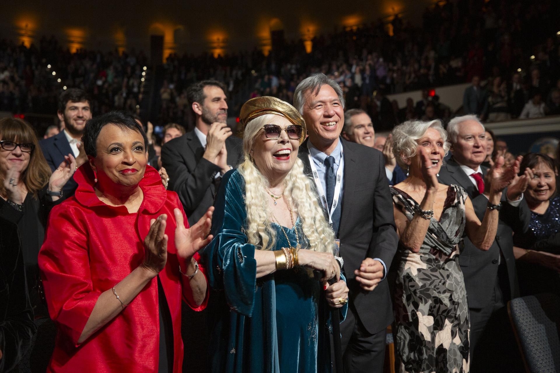 Annie Lennox on Paying Homage to Joni Mitchell in PBS ‘Gershwin Prize’ Special: ‘She’s in My Blood’