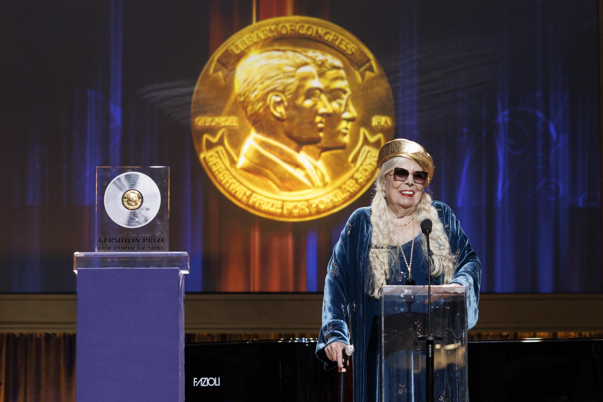 Annie Lennox on Paying Homage to Joni Mitchell in PBS ‘Gershwin Prize’ Special: ‘She’s in My Blood’