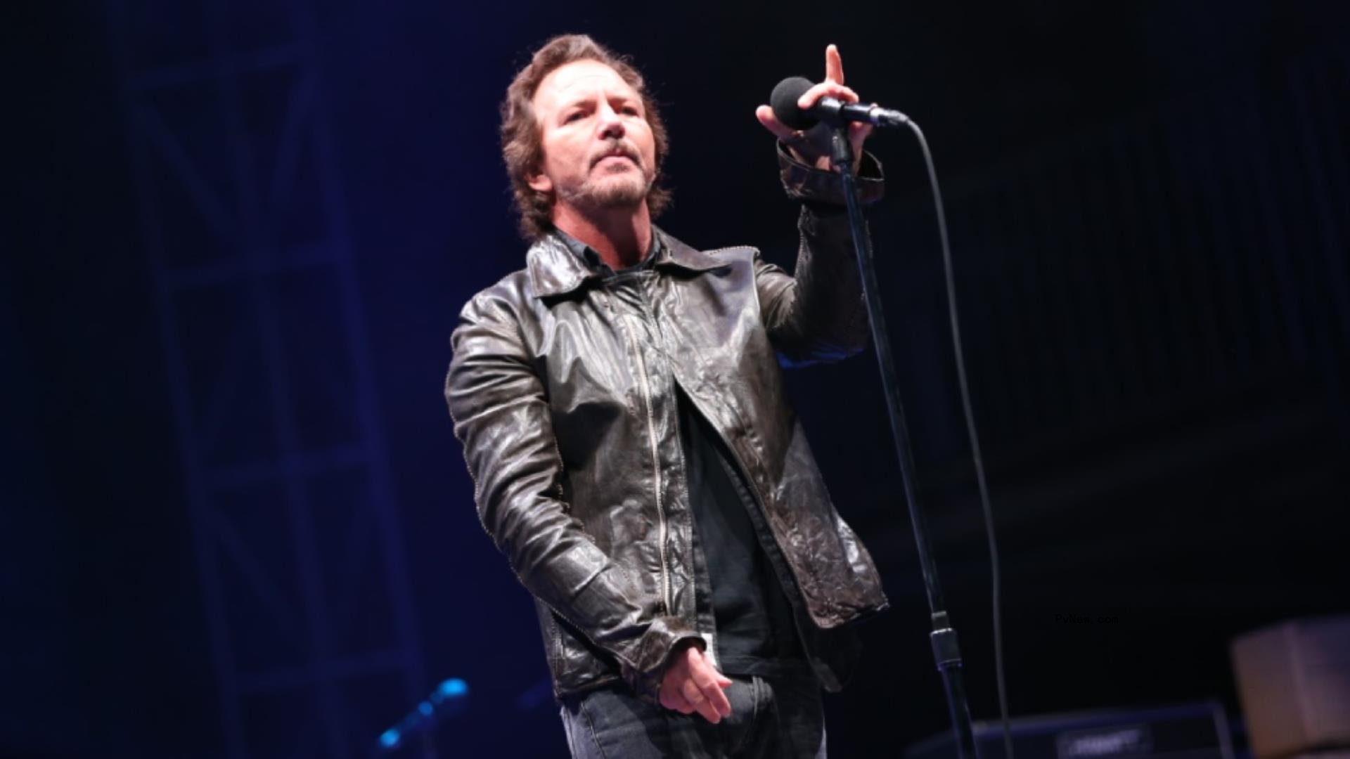 Eddie Vedder Says His ‘Body Started Shaking’ in Respo<i></i>nse to Mark Lanegan’s Death