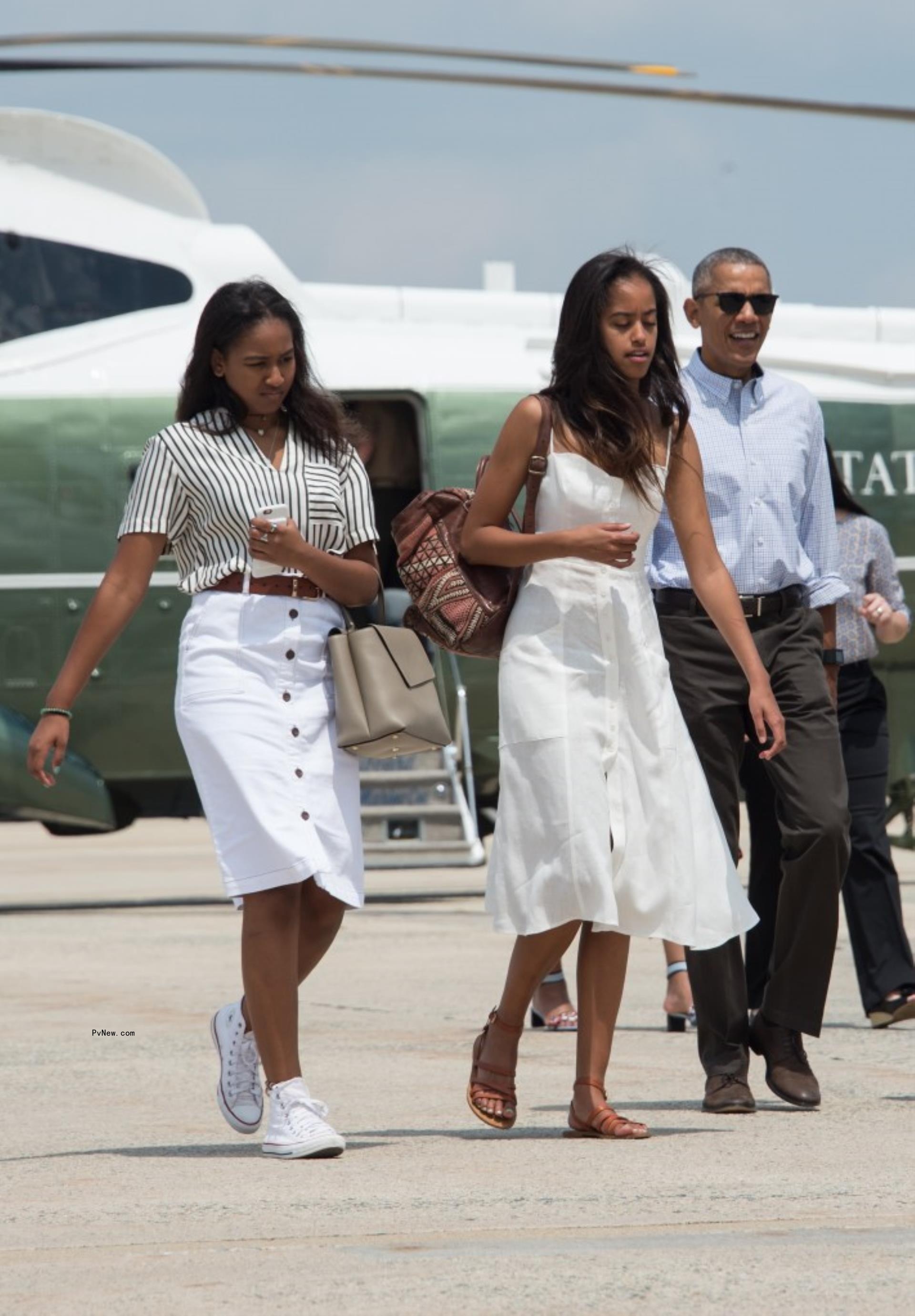 Malia and Sasha Obama