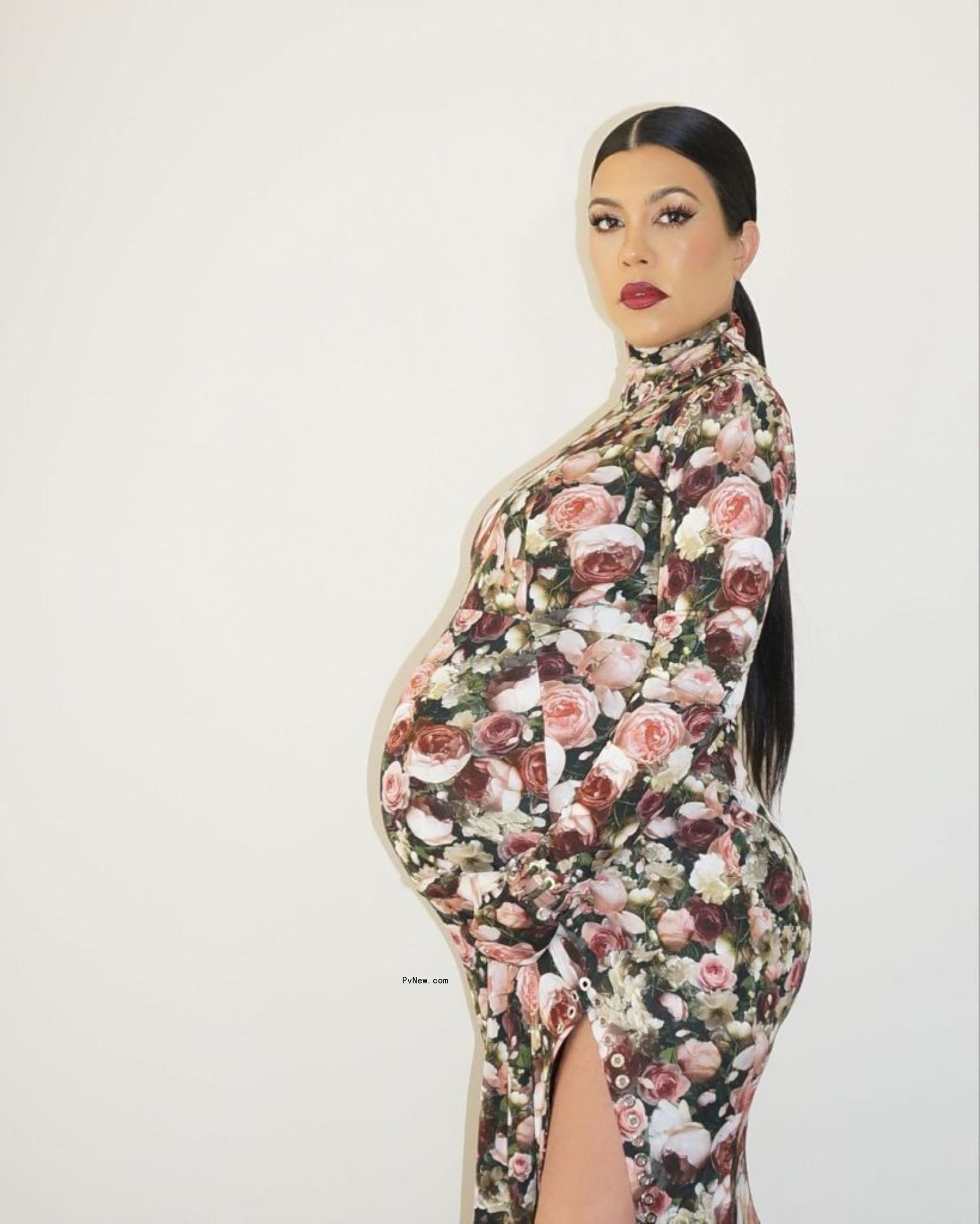 Kourtney Kardashian pregnant