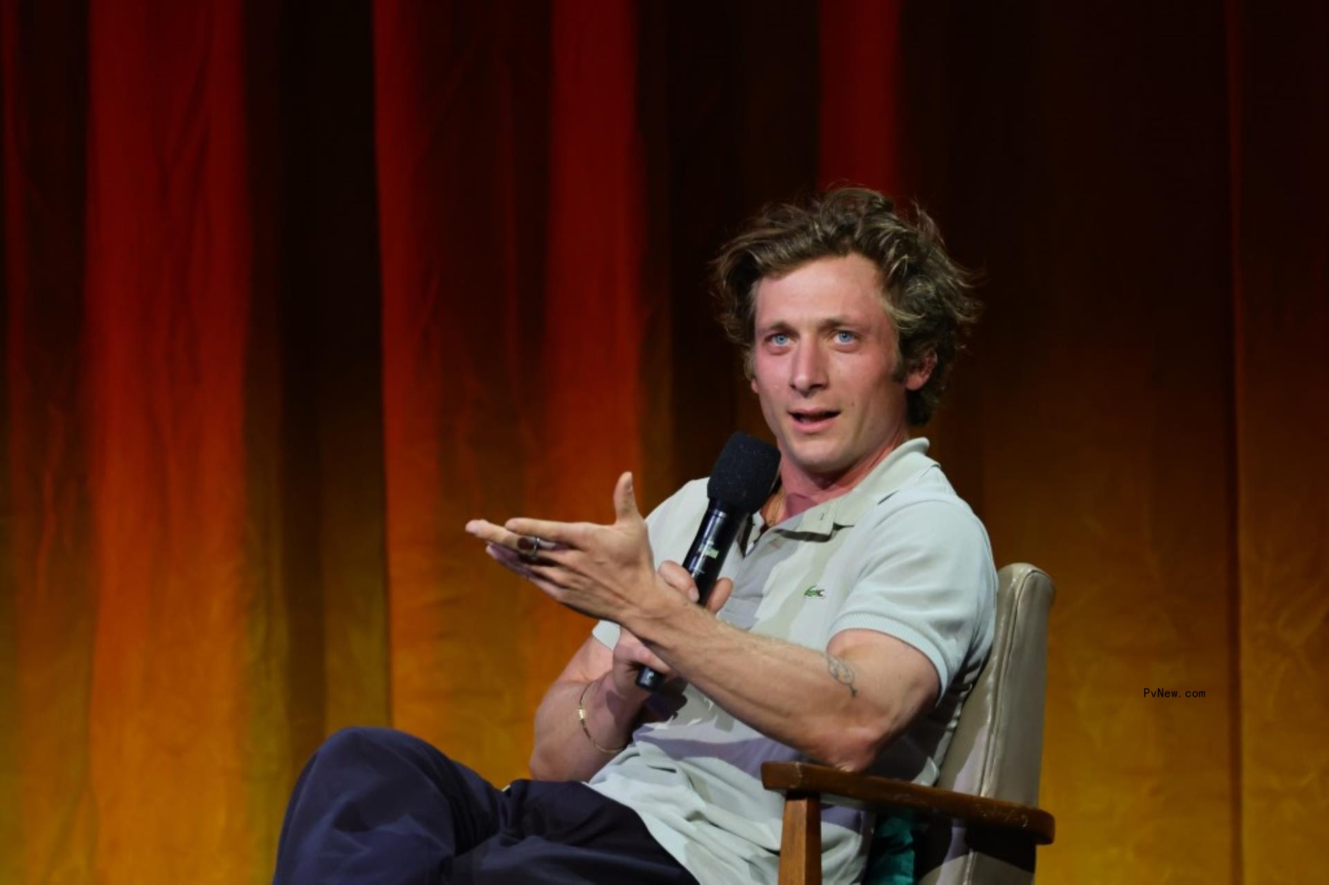 Jeremy Allen White