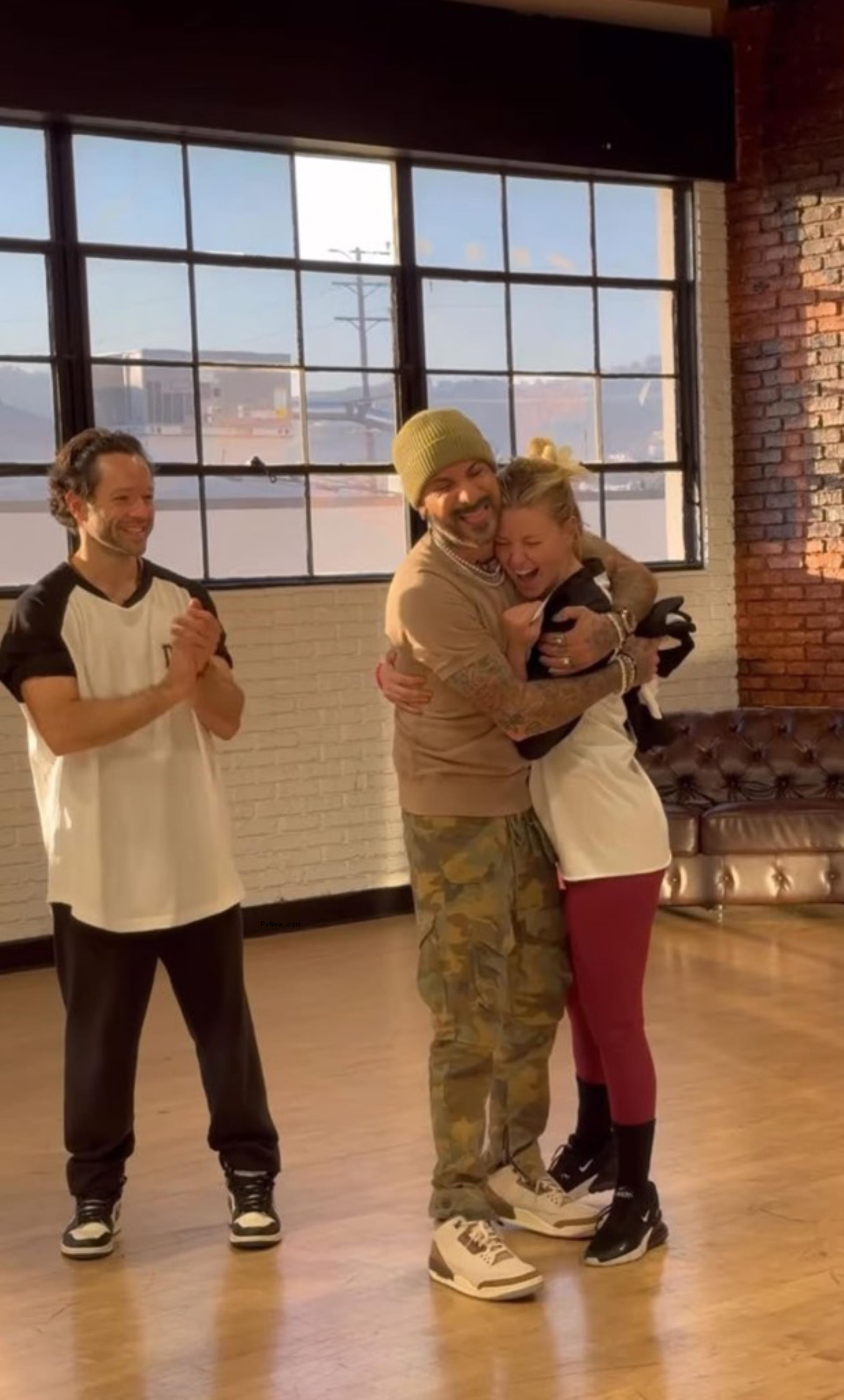 A photo of Ariana Madix and AJ McLean