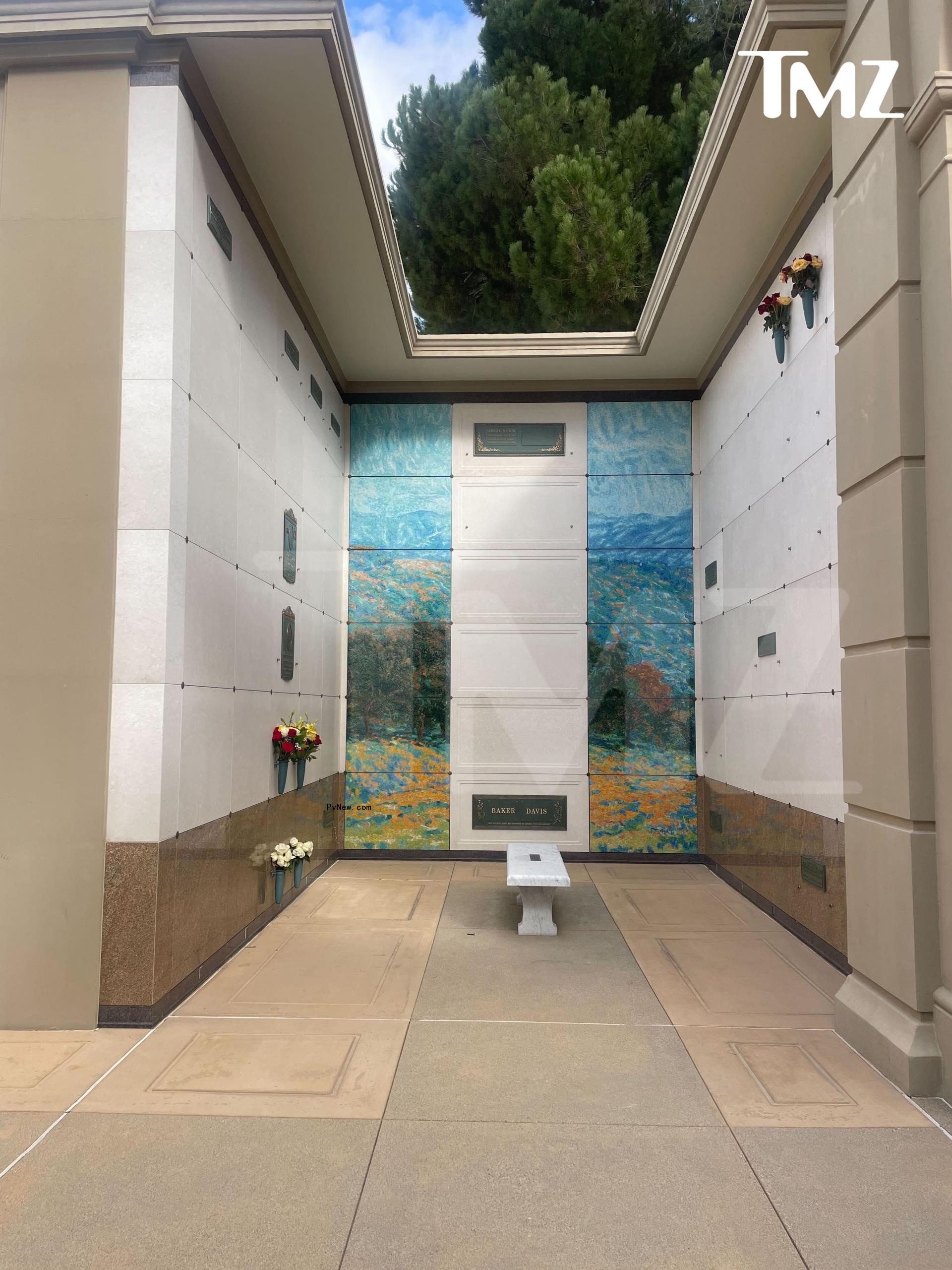 Matthew Perry's alleged gravesite.