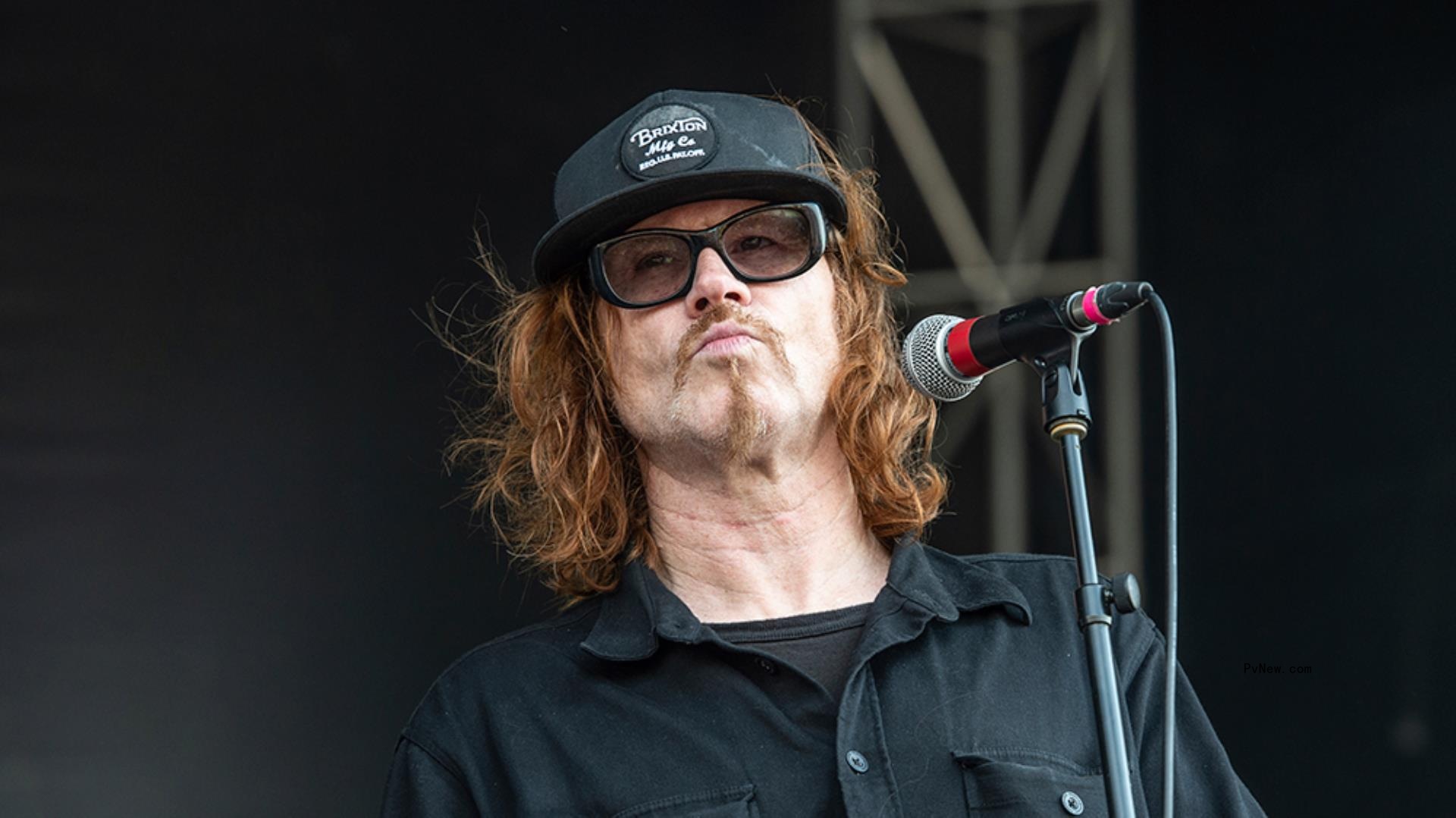 12 of Mark Lanegan’s Brightest Dark Musical Moments, With Screaming Trees, Queens of the Stone Age, Kurt Cobain, More