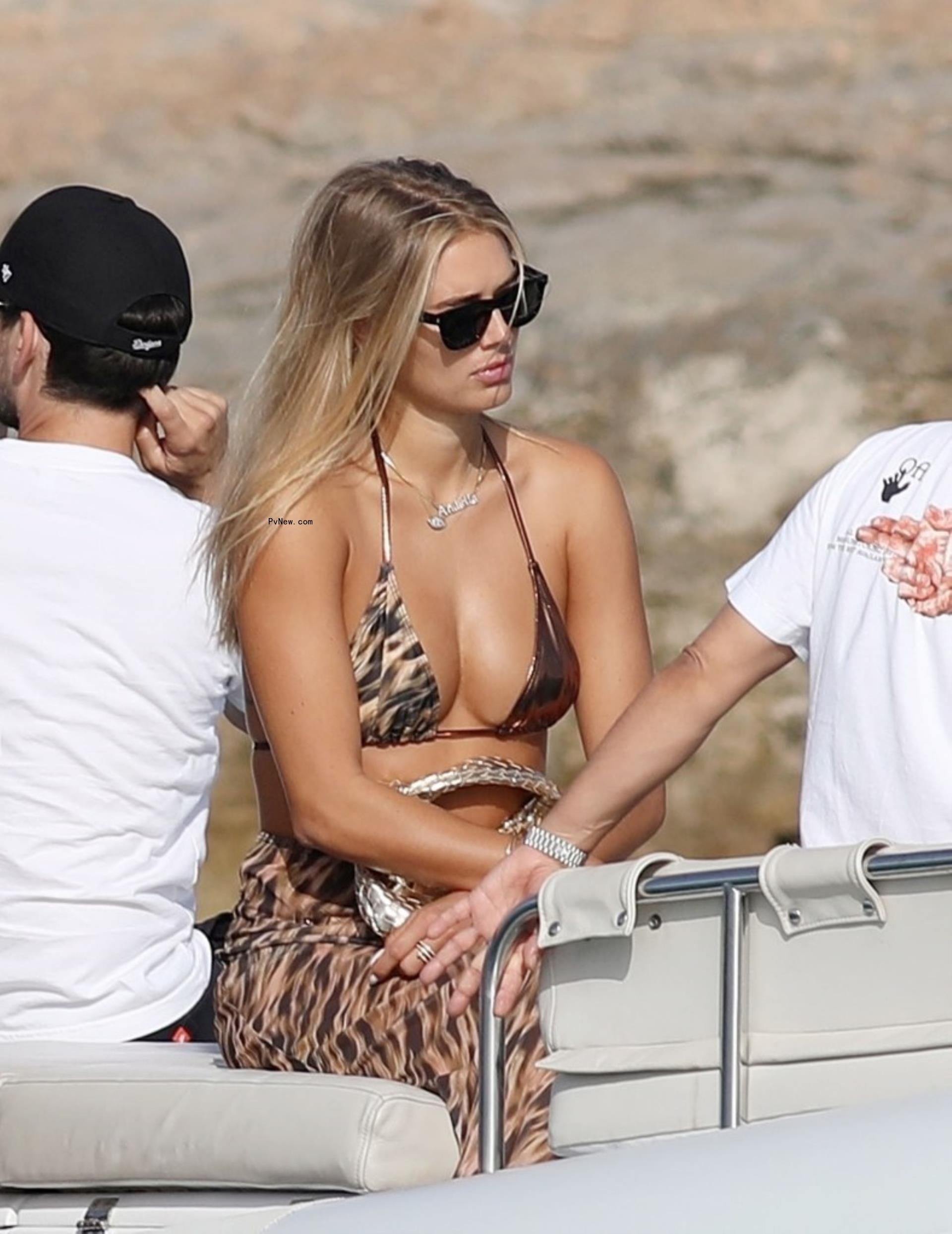 Arabella Chi on a yacht with Leo<i></i>nardo DiCaprio.