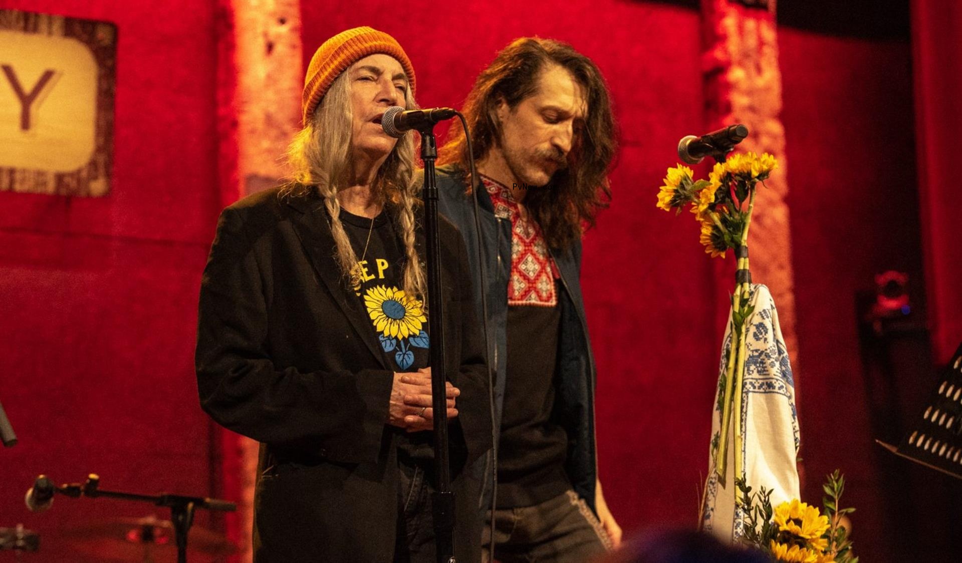 Gogol Bordello, Patti Smith, Other Musicians Come Together for Ukraine Benefit in NYC