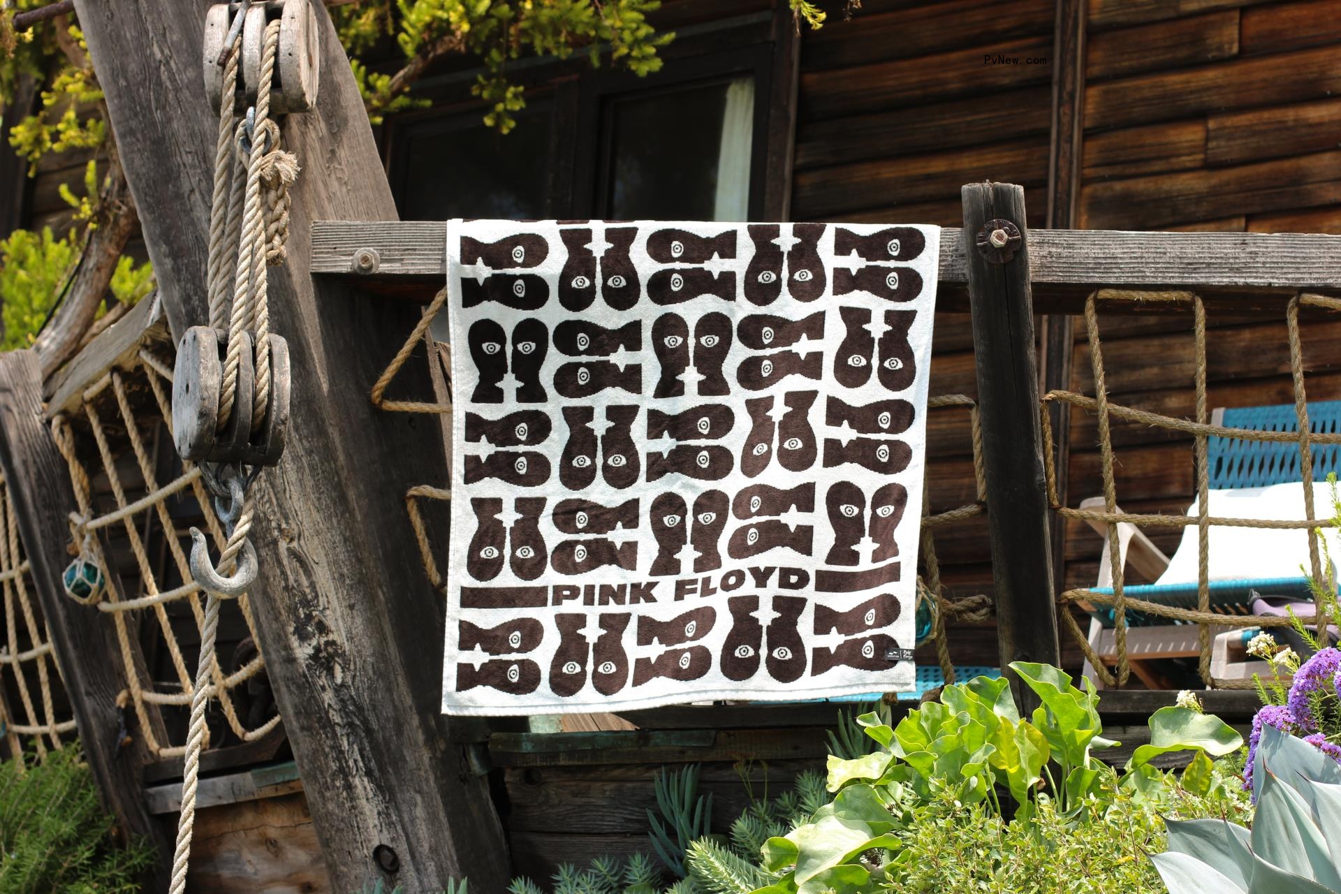 For the Fans: These Pink Floyd, Grateful Dead and Beatles Towels Are All on Sale Right Now