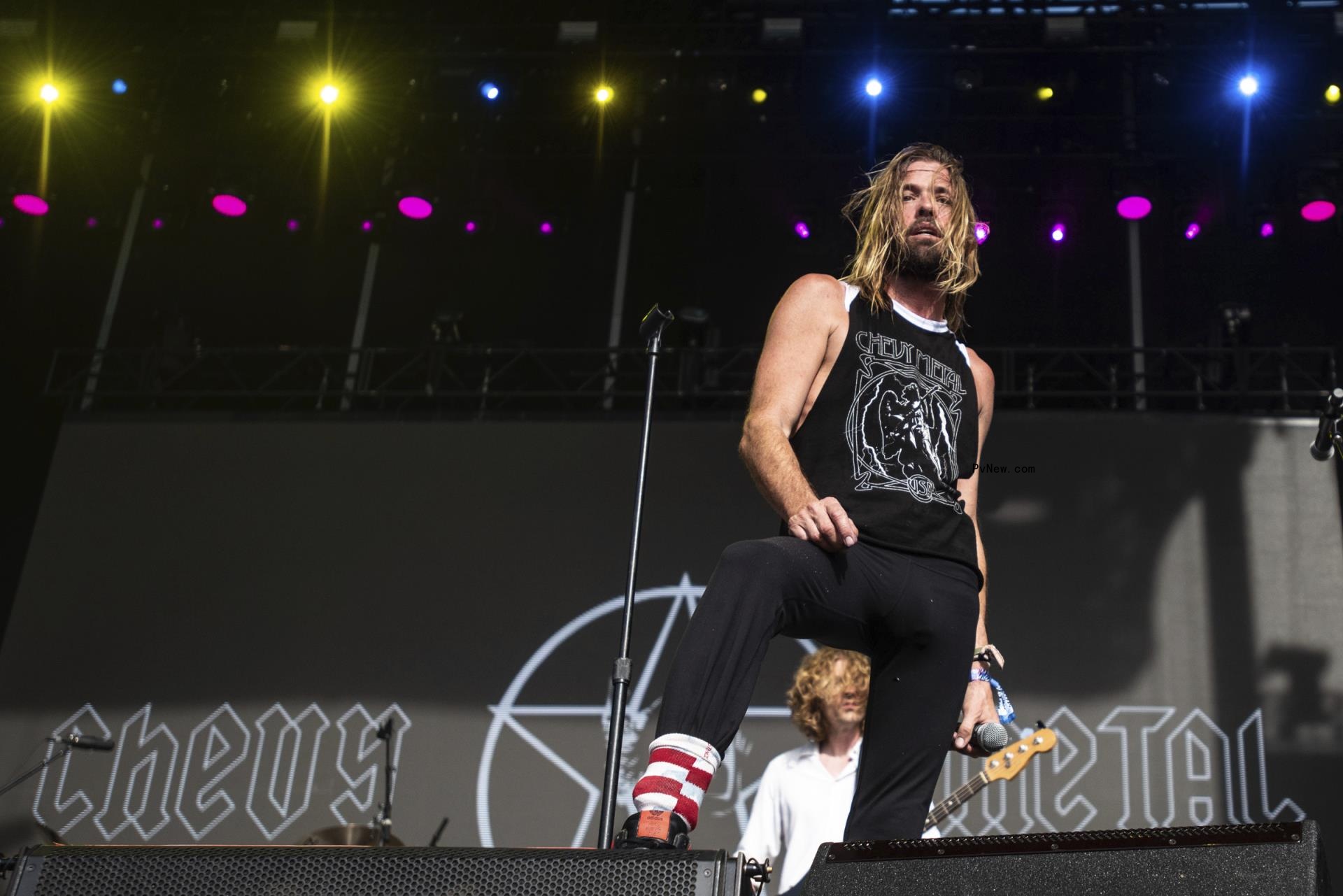 Rock Royalty Mourns Foo Fighters Drummer Taylor Hawkins as Tributes Pour In on Social Media