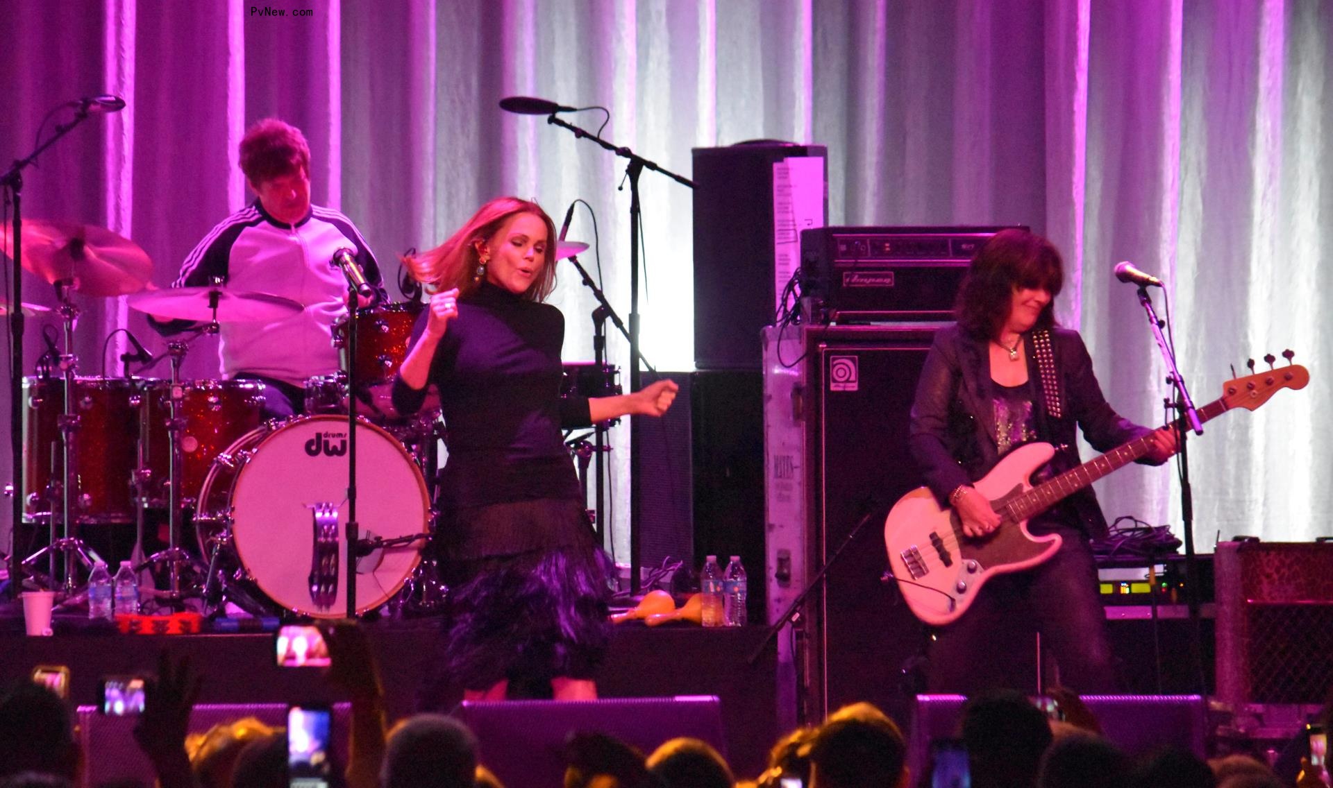 Go-Go’s Come Back Around the Curve to L.A. on Their Victory Lap: Co<i></i>ncert Review